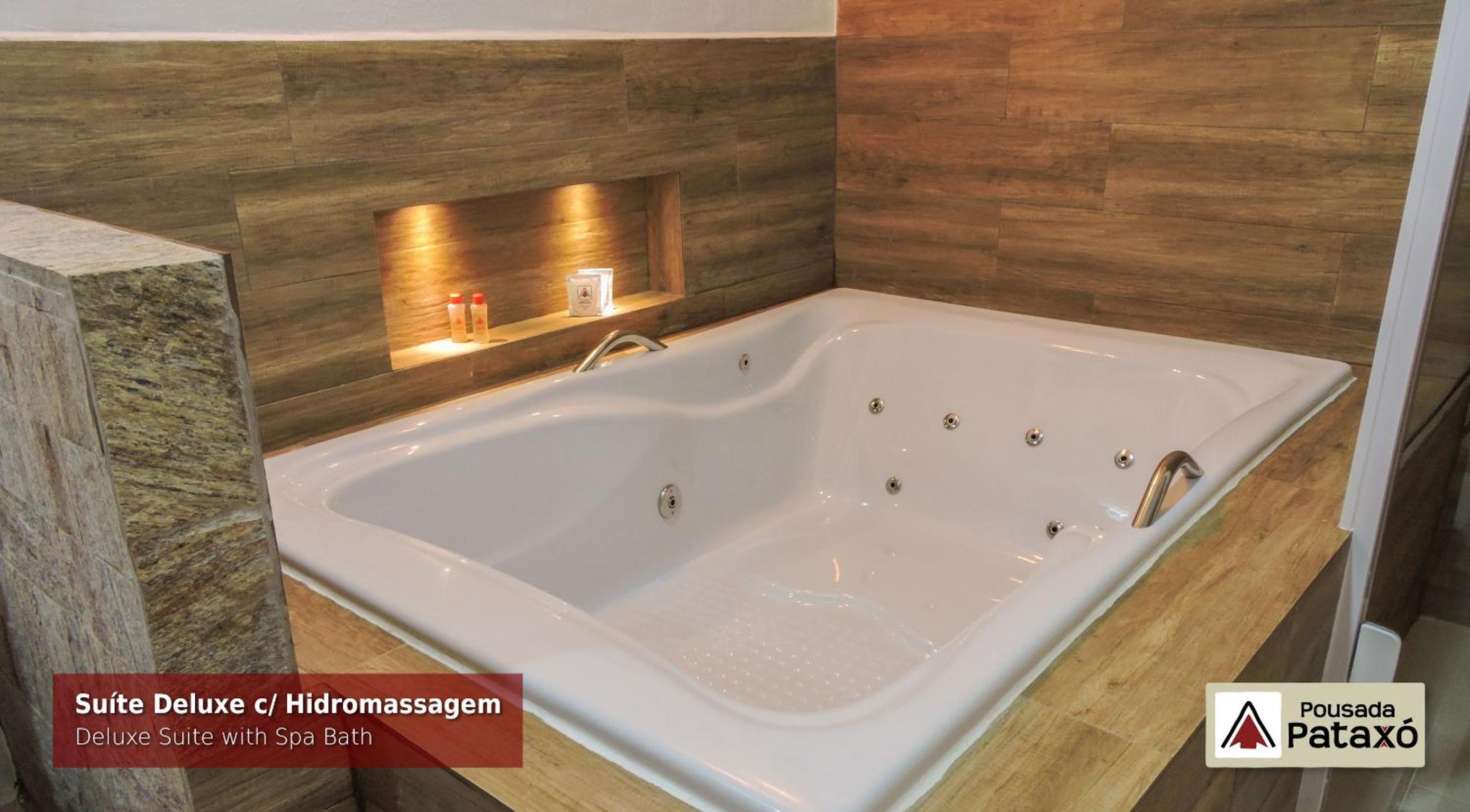 Deluxe Suite with Spa Bath photo 3