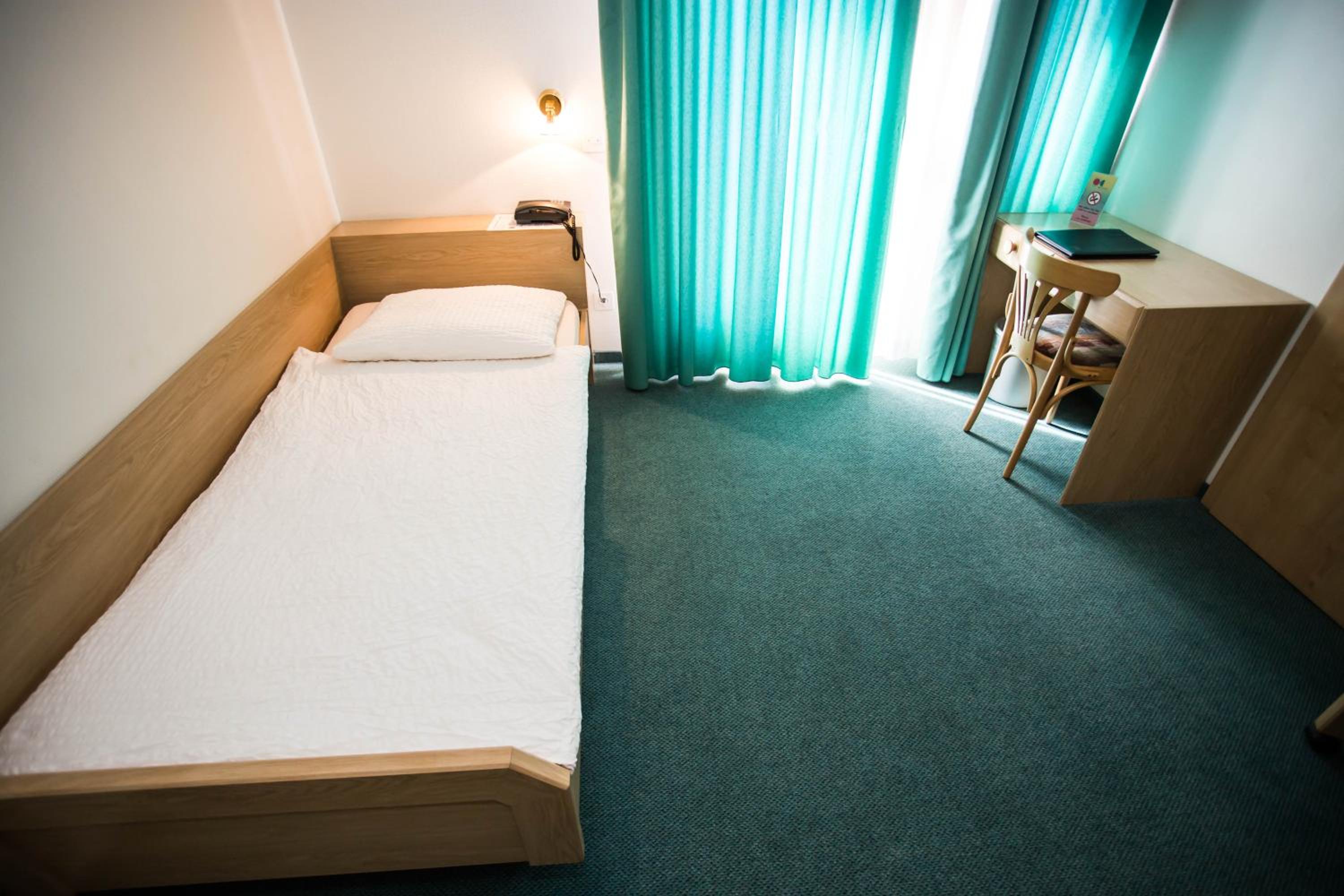 Single Room photo 1