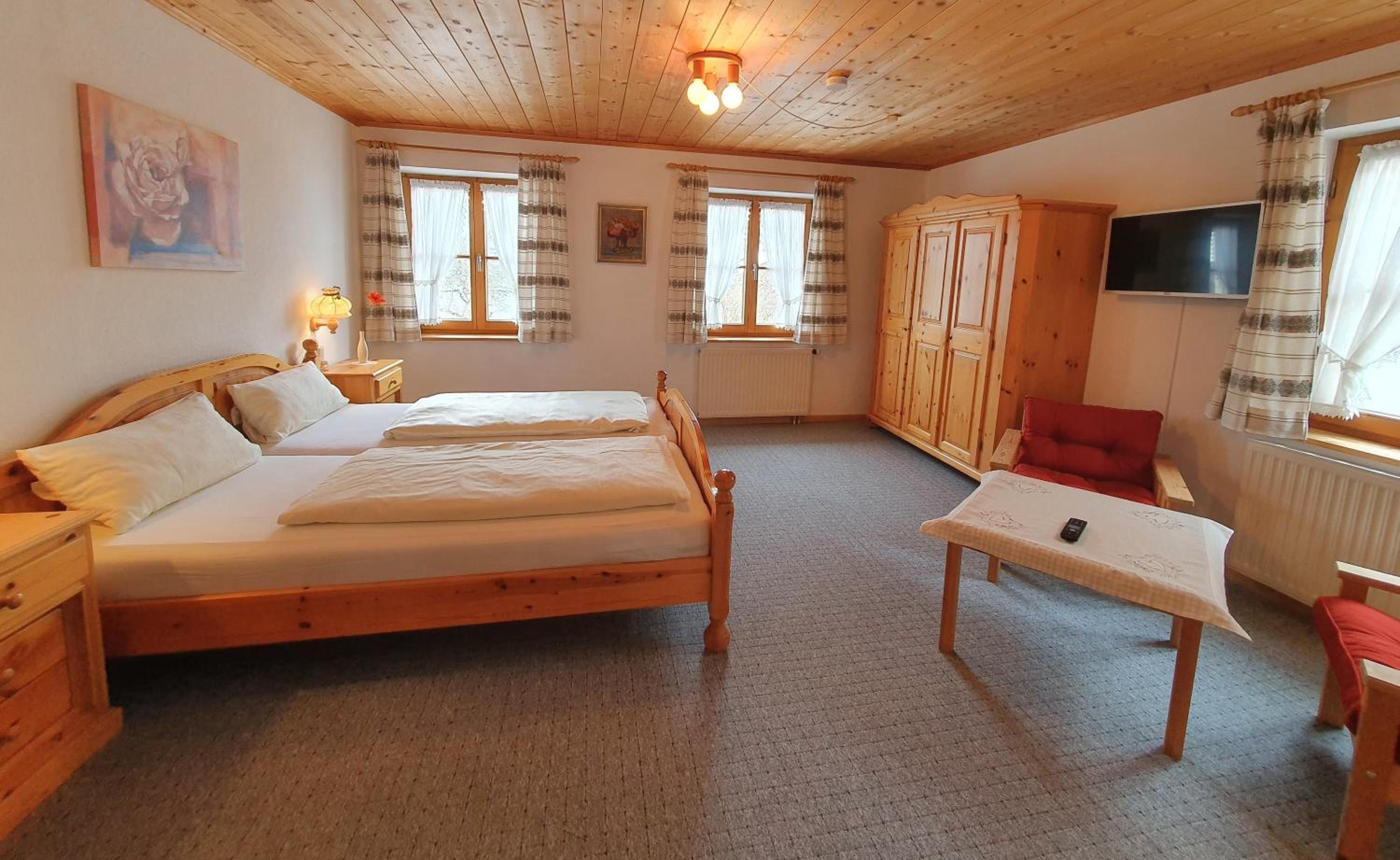 Double Room with Private Bathroom - Photo 1