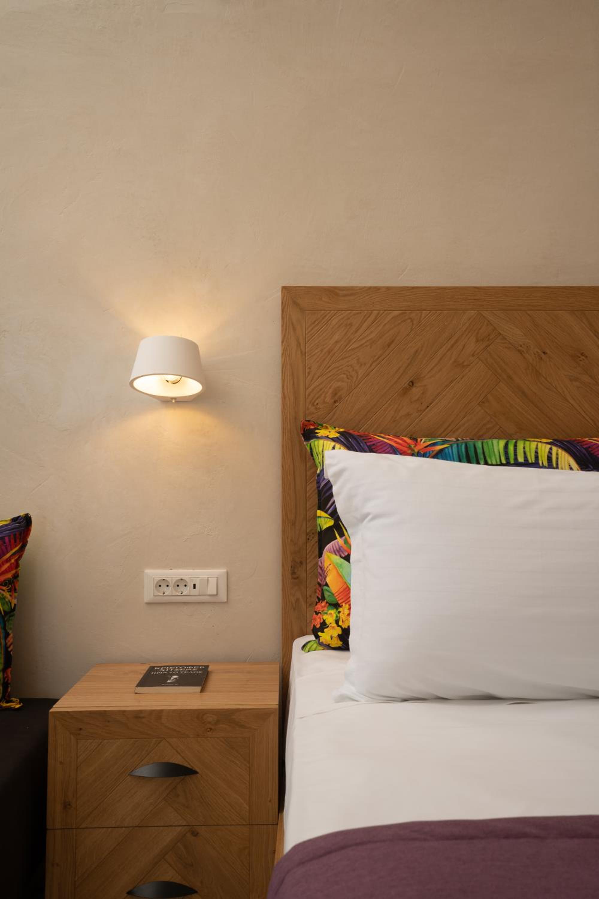 Two Bedroom Suite with Outdoor Hot Tubs & Caldera View