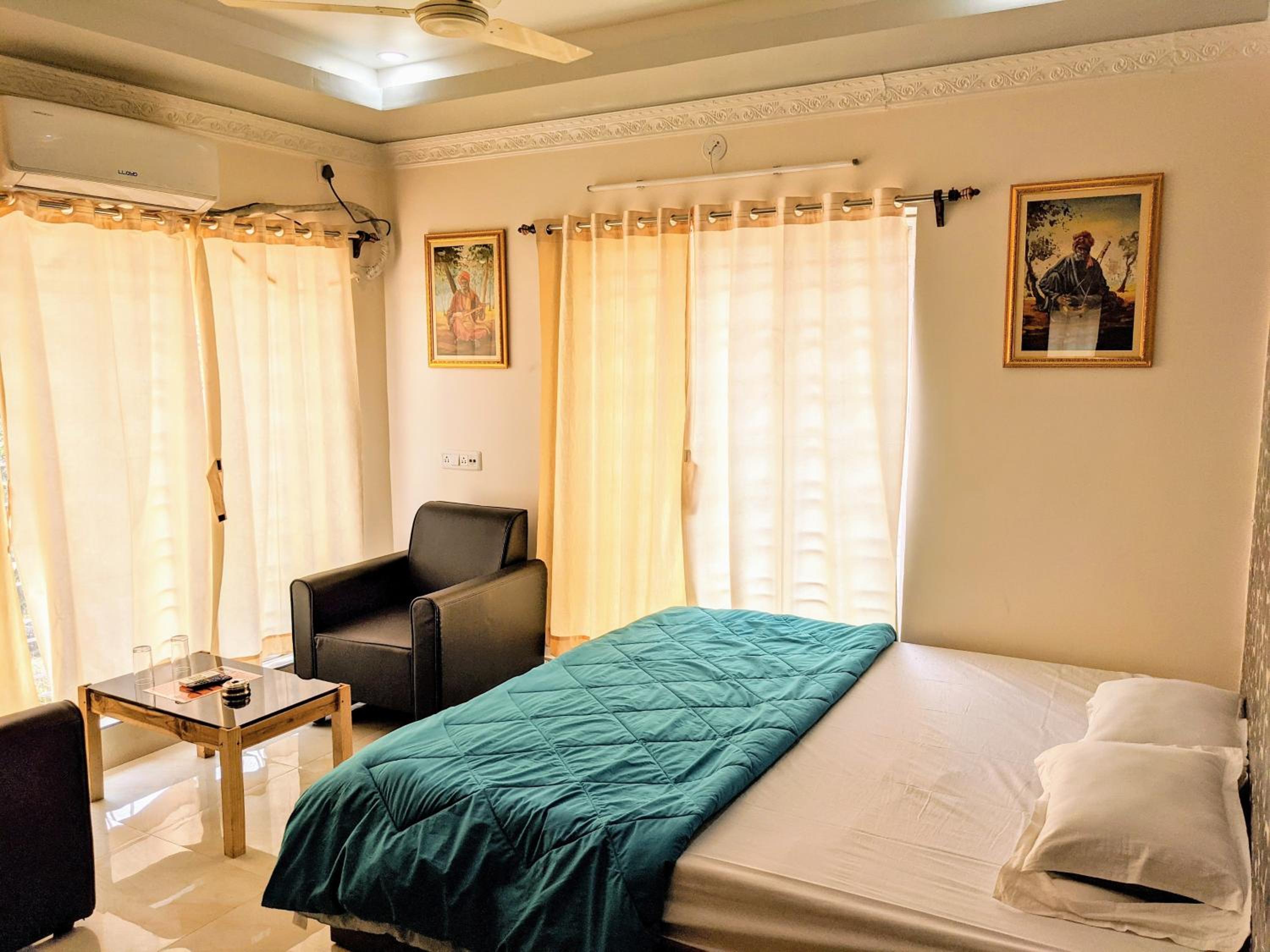 Double Room (10% off on Food & Beverage services & 10% off on Two-way Railway Station Transfer) - Photo 8