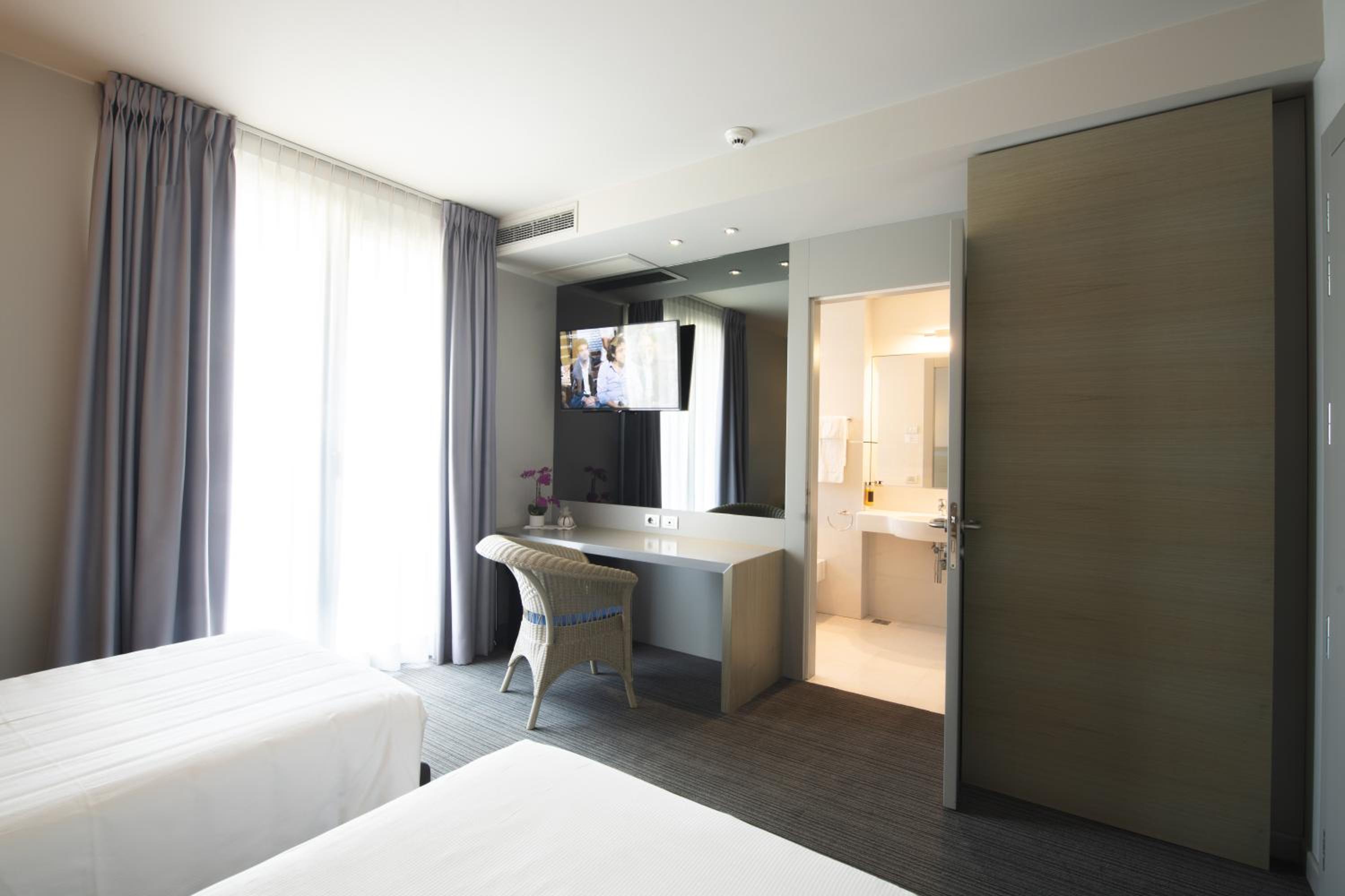 Deluxe Double or Twin Room - Photo 2