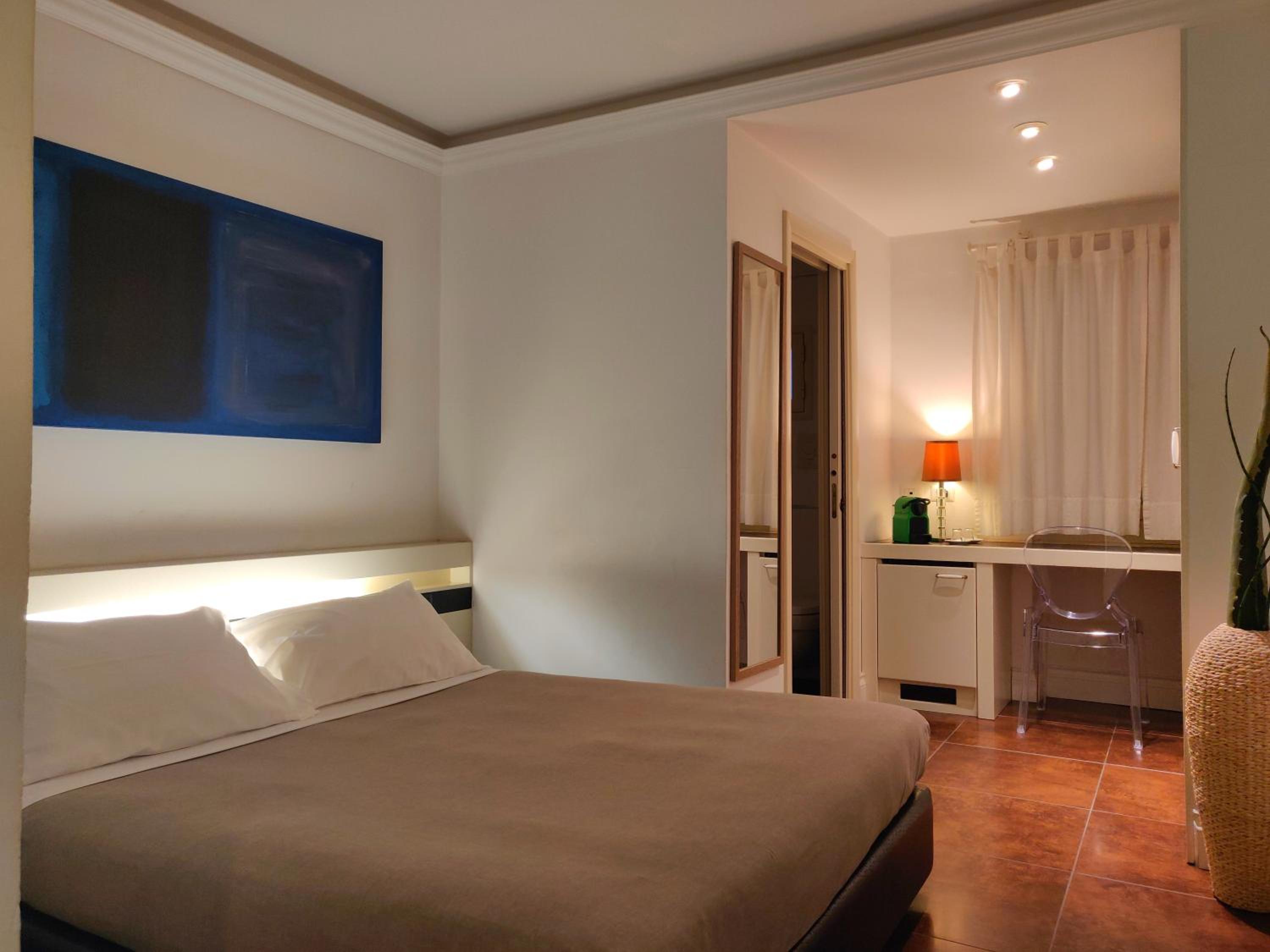 Economy Double Room photo 1