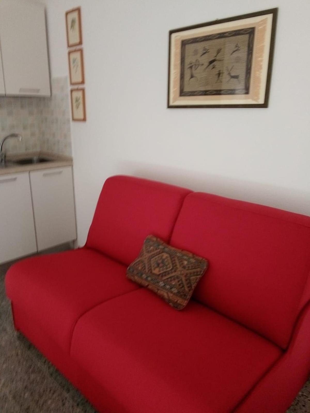 One-Bedroom Apartment photo 2