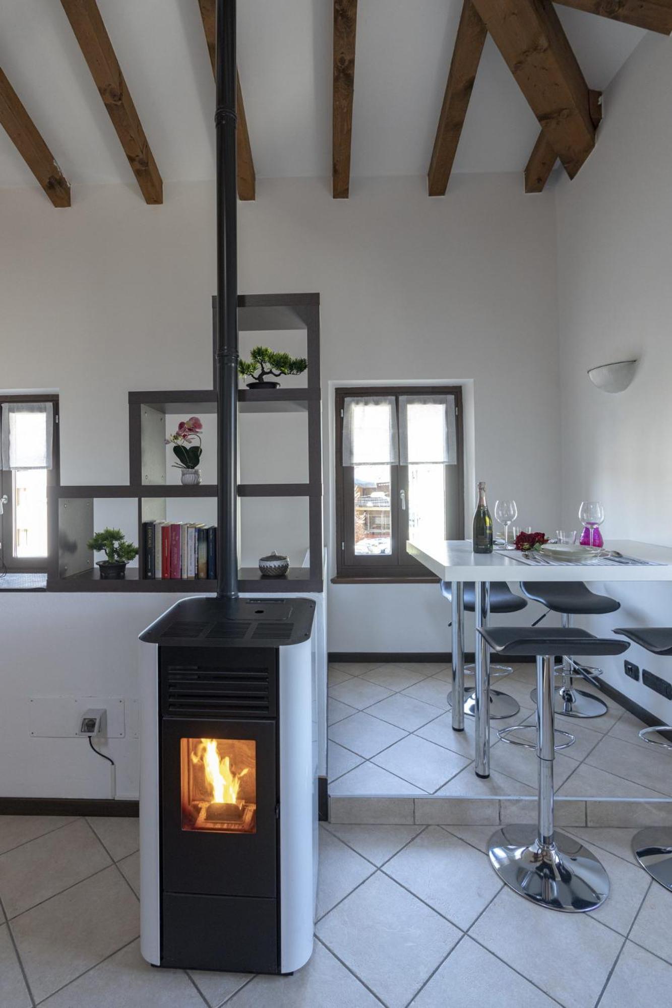 Two-Bedroom Apartment - Photo 16