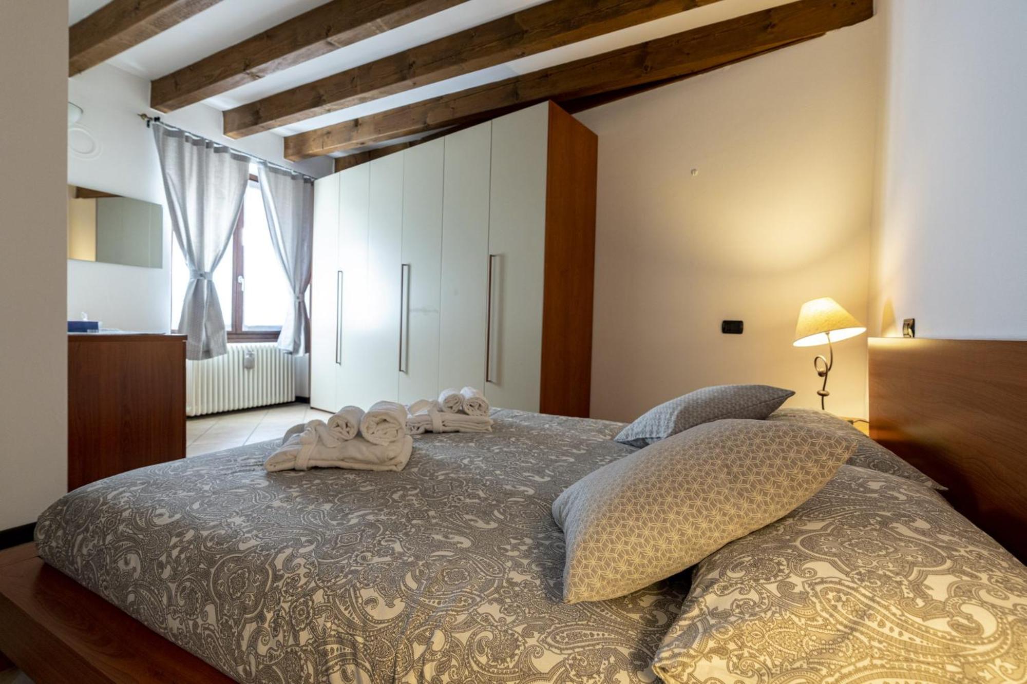 Two-Bedroom Apartment - Photo 8