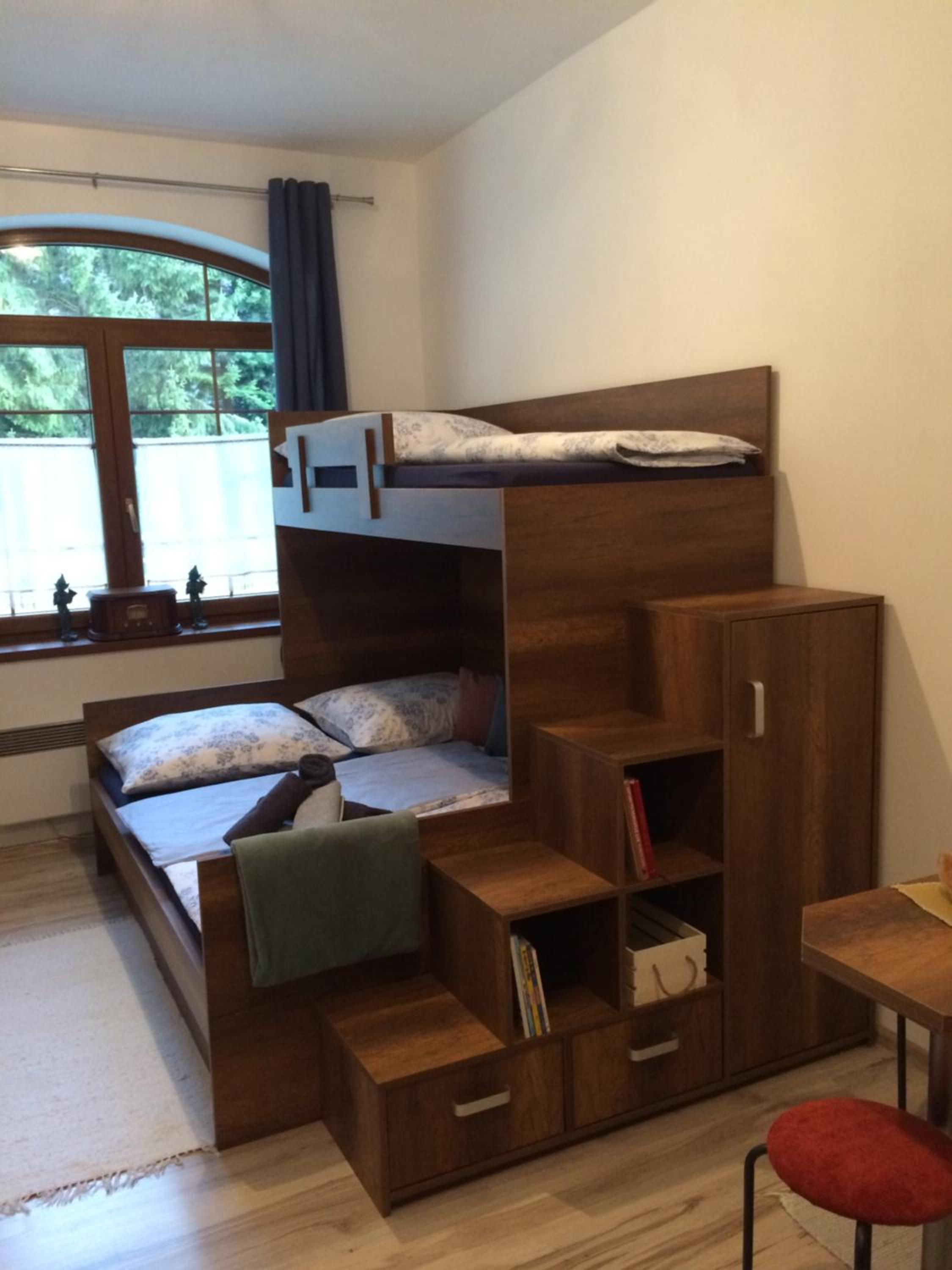 One-Bedroom Apartment - Photo 2