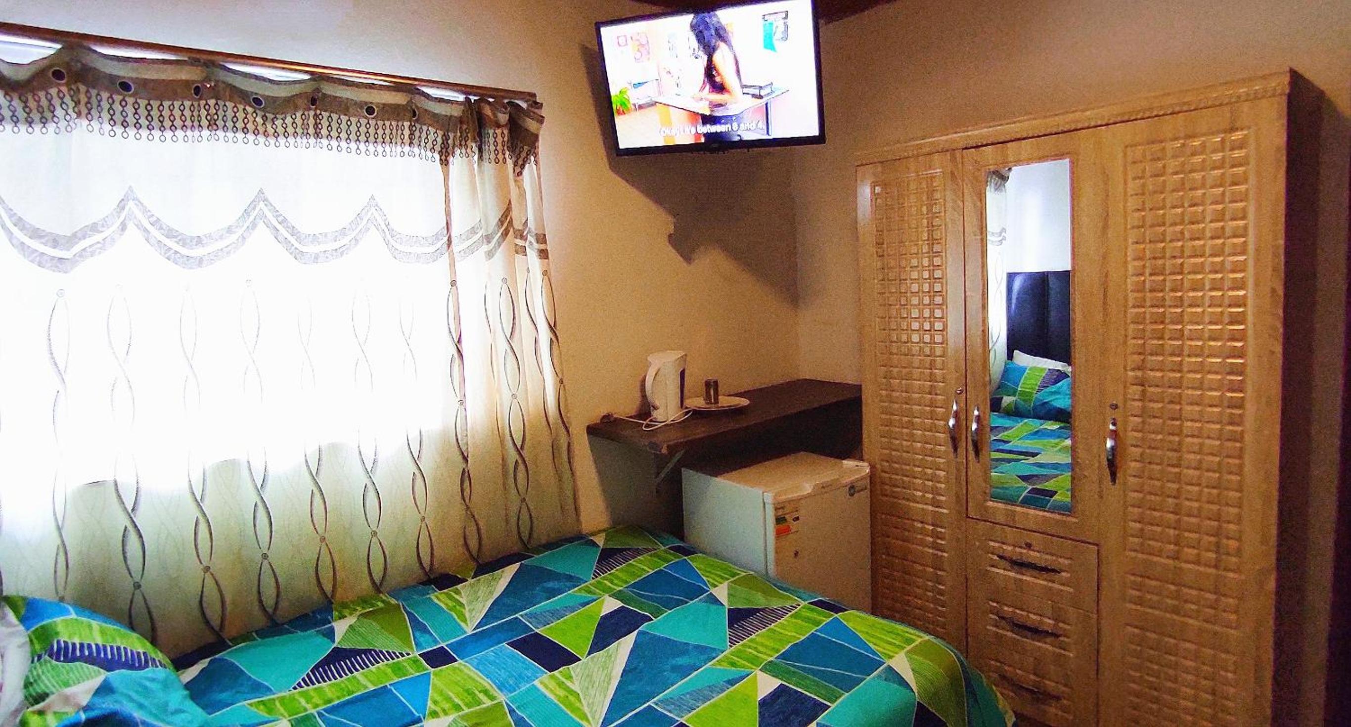 Double Room - Photo 5