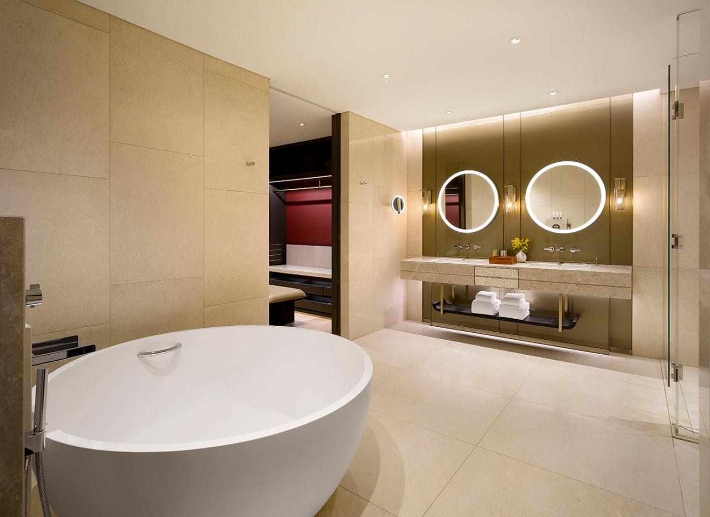 Grand King Suite - Photo 3