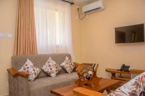Two-Bedroom Apartment - Photo 16