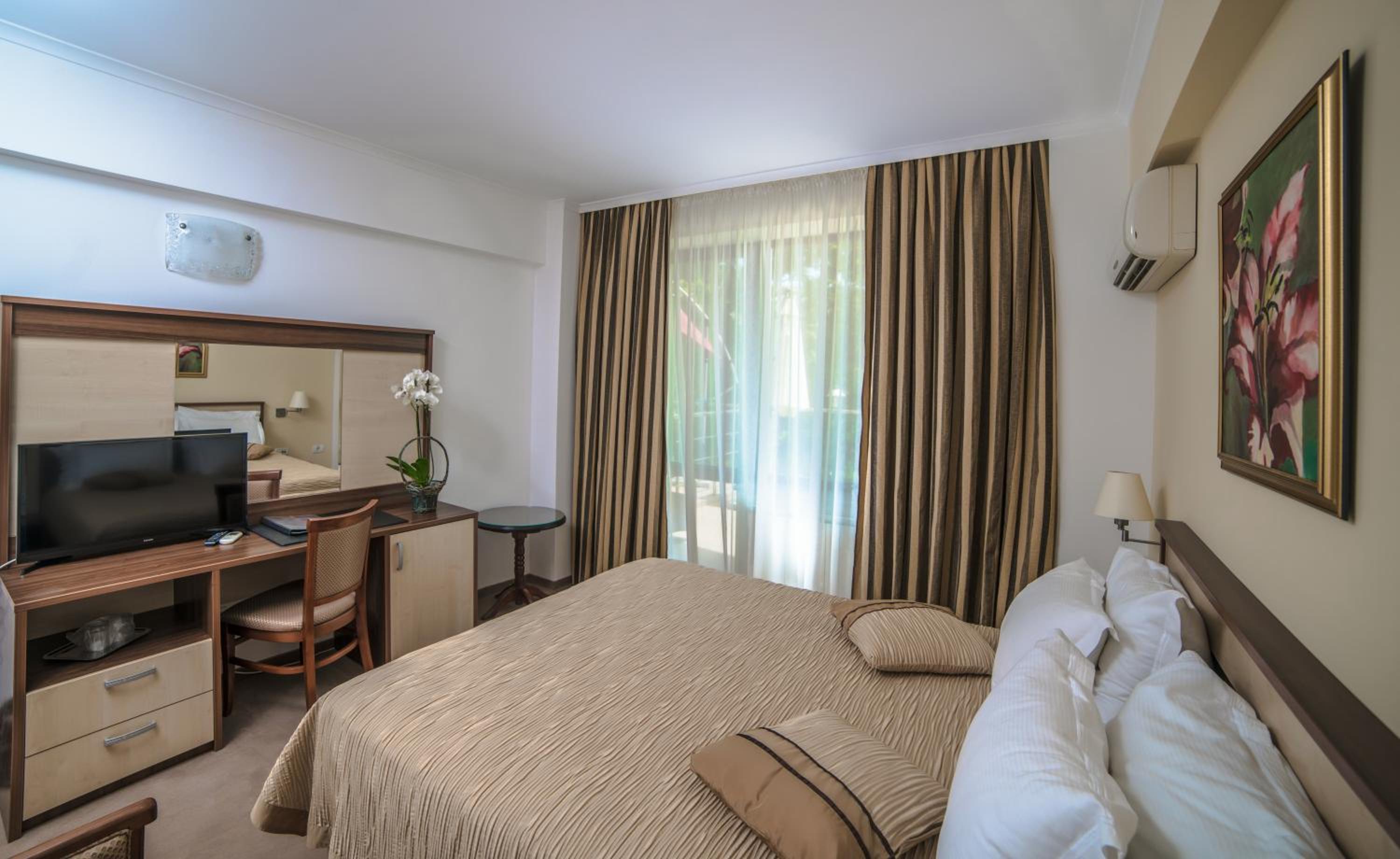 Double Room - Photo 9