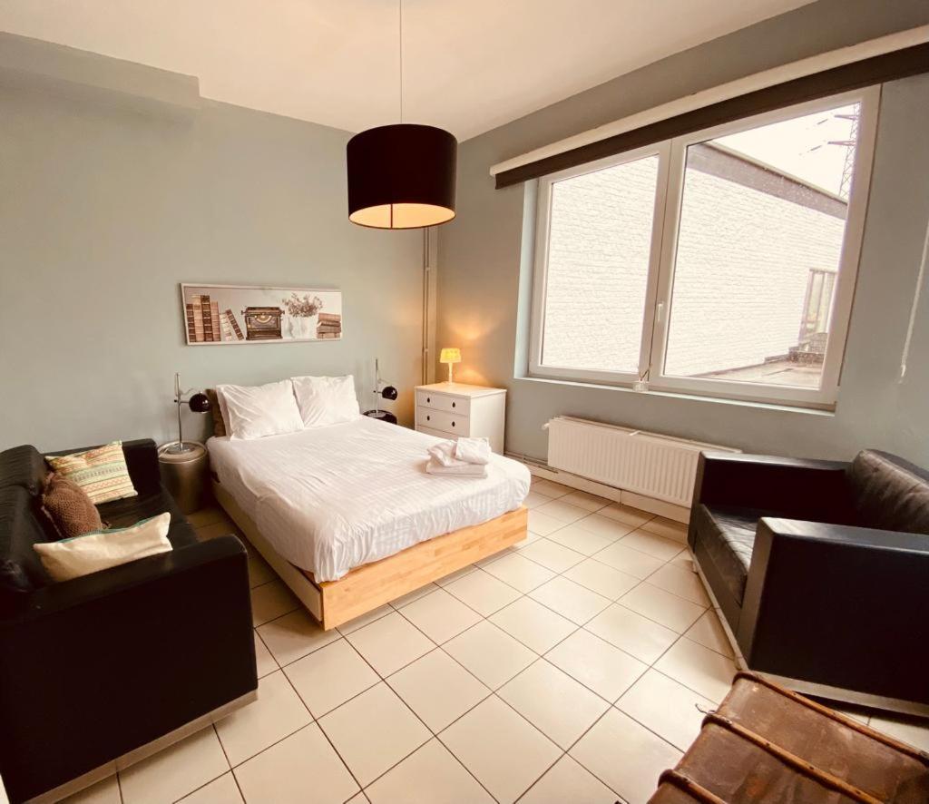 Three-Bedroom Apartment - Photo 3