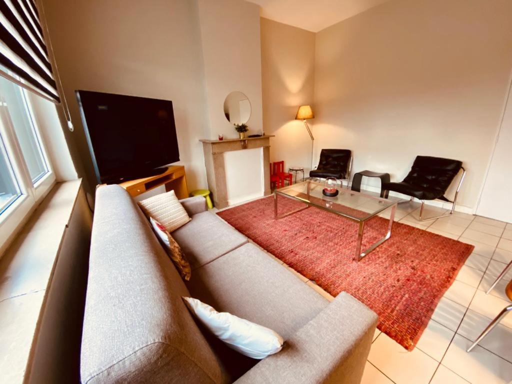 Three-Bedroom Apartment - Photo 1
