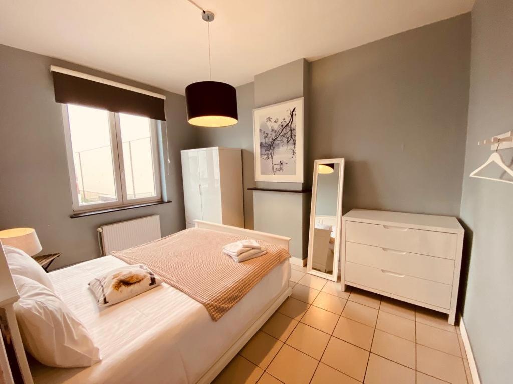 Three-Bedroom Apartment - Photo 6