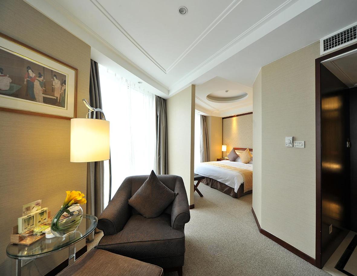 Deluxe King Room