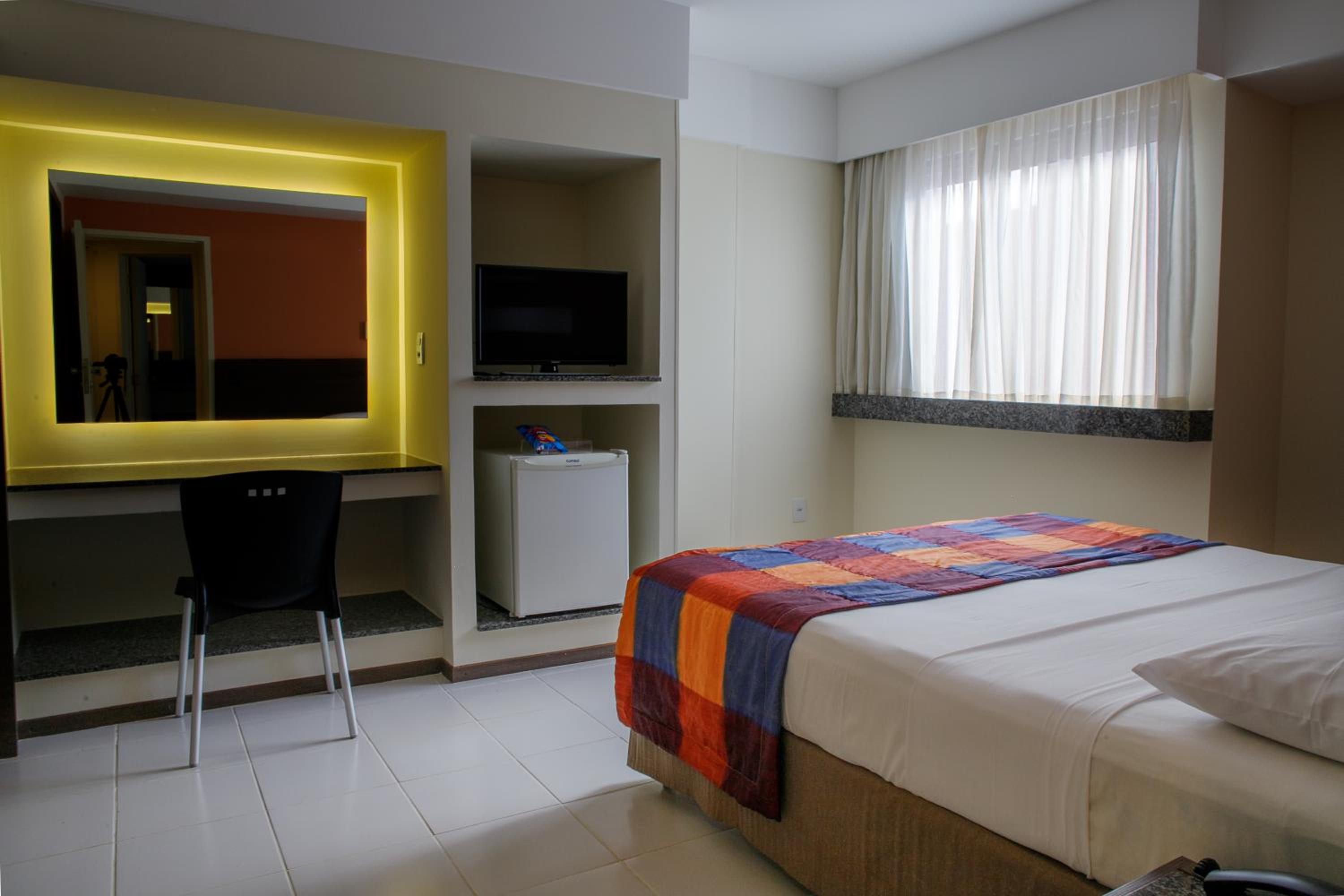 Standard Family Room - Photo 3