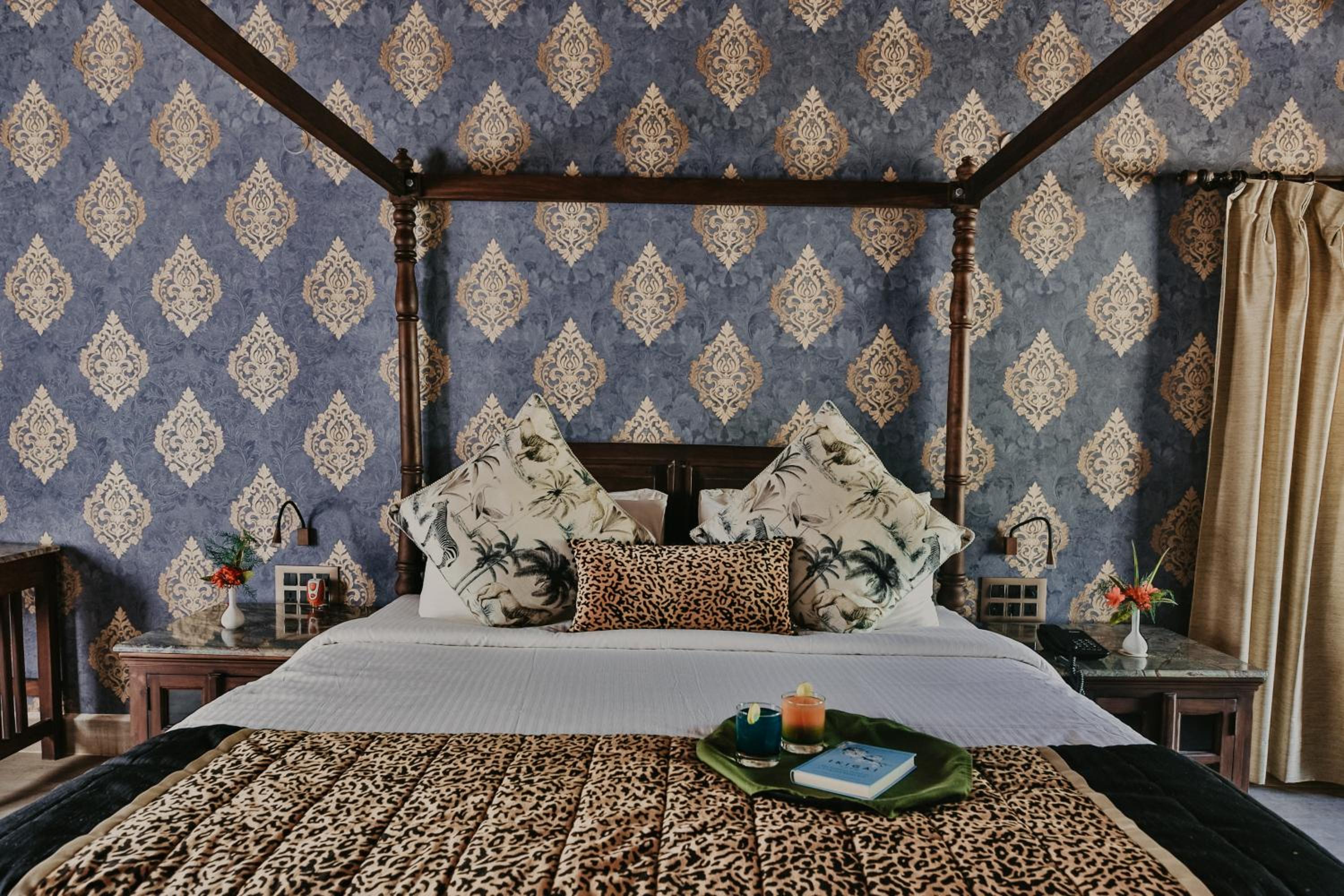 Suite: Complimentary Hi-Tea, Complimentary INR 500 Hotel Credit, 15% Discount on Laundry service - Photo 3