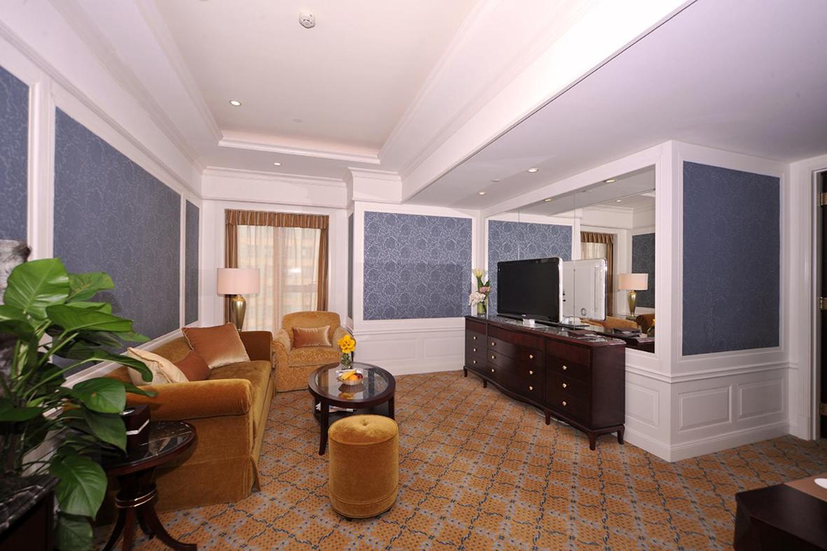 Business Suite - Photo 3