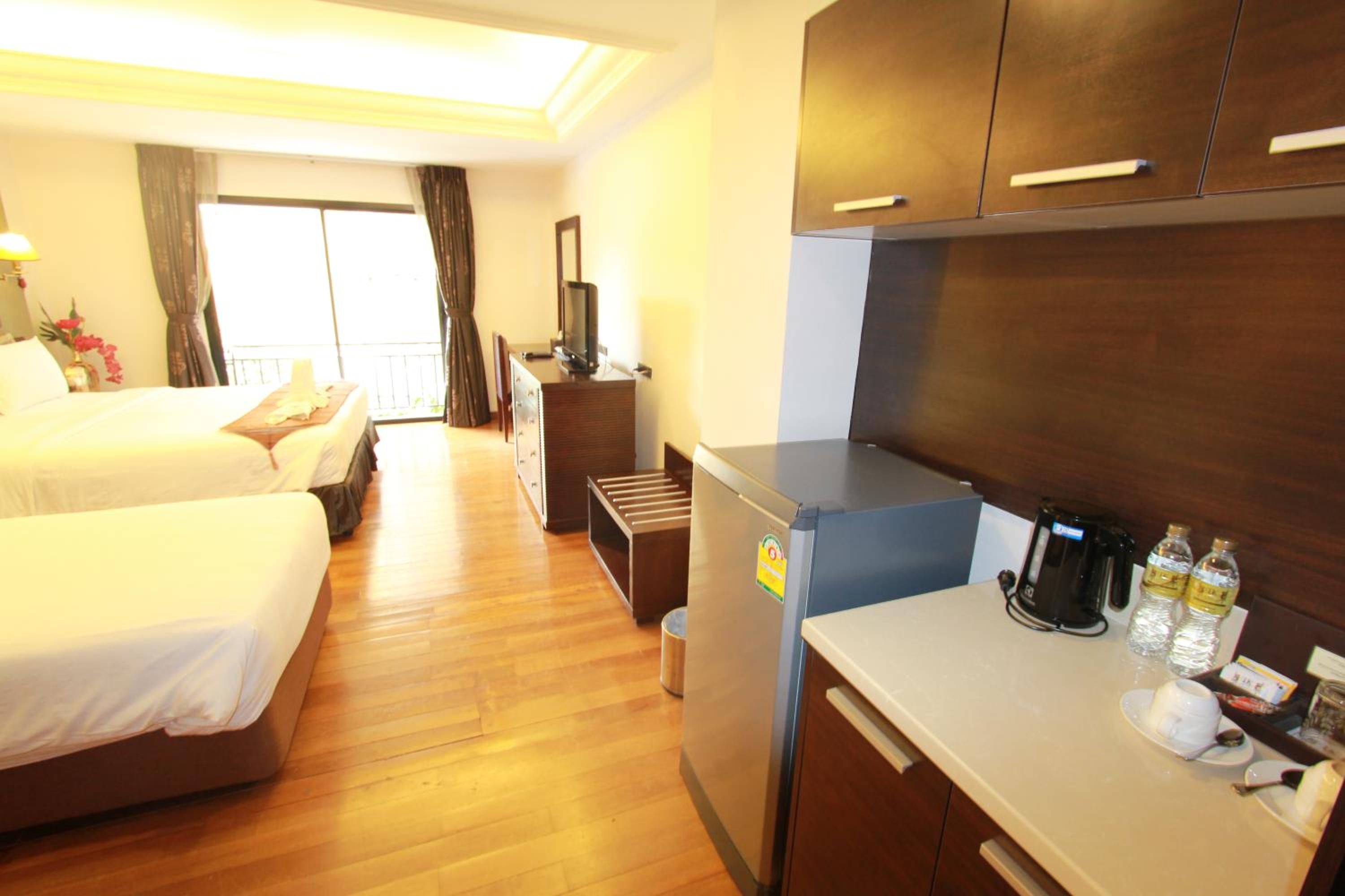 Deluxe Triple Room - Photo 5