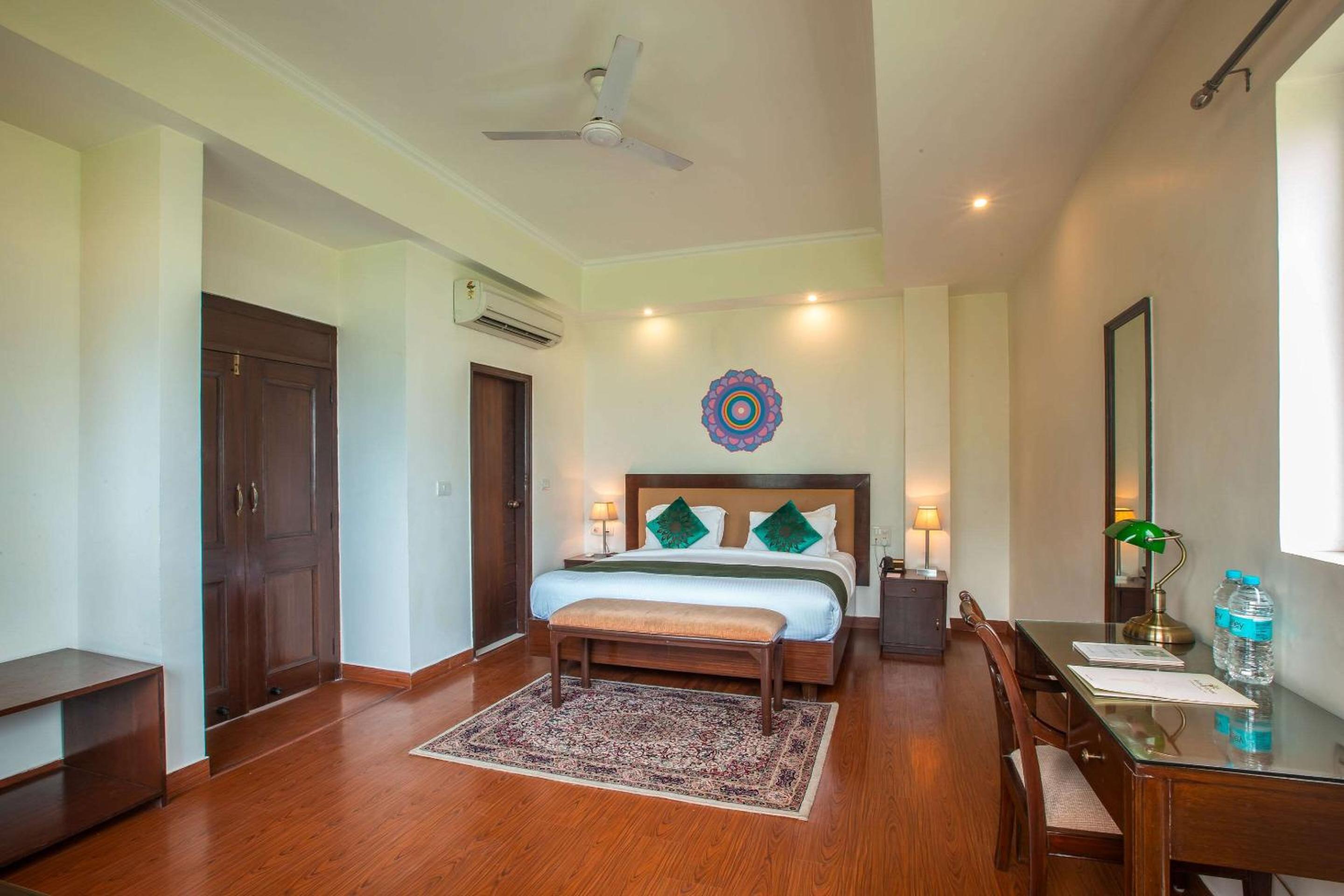 Suite Room - Photo 2