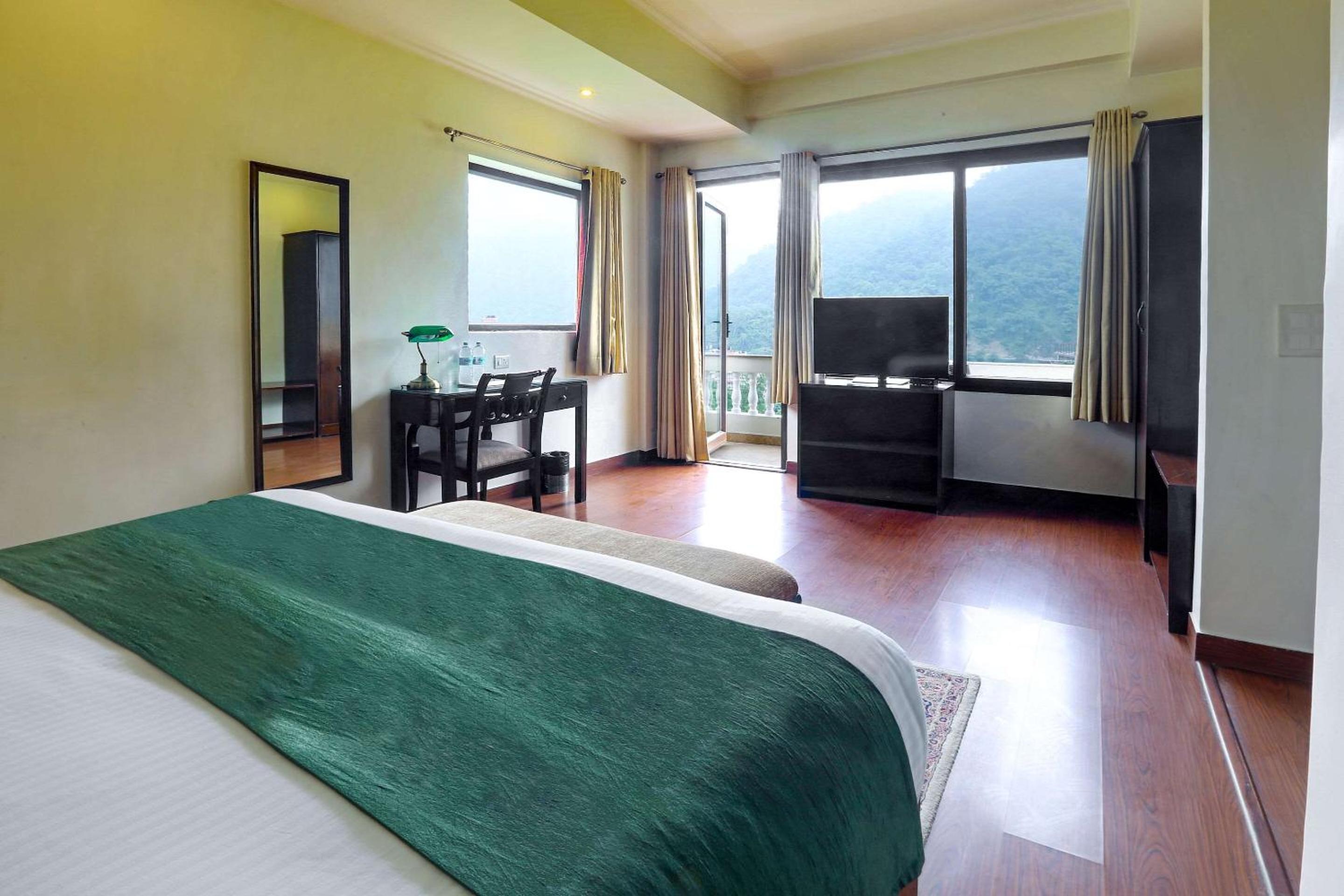 Suite Room - Photo 4