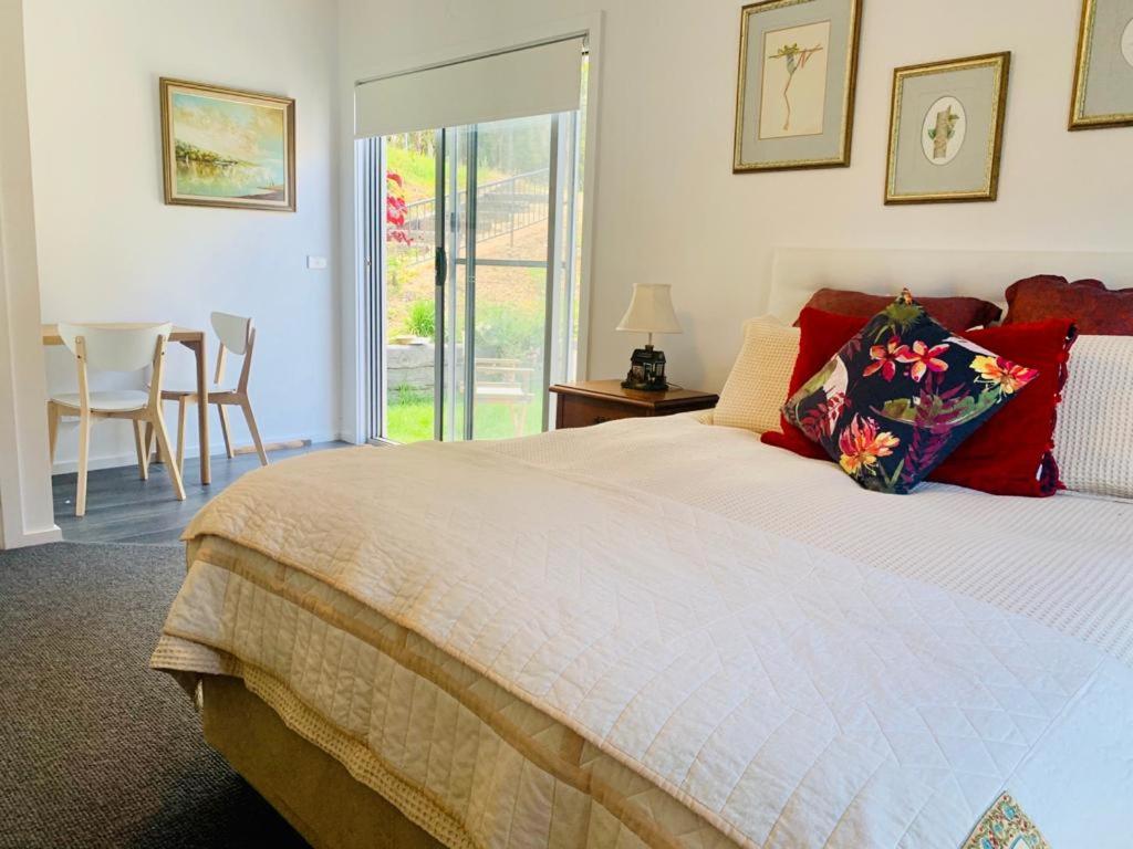 Queen Room with Garden View