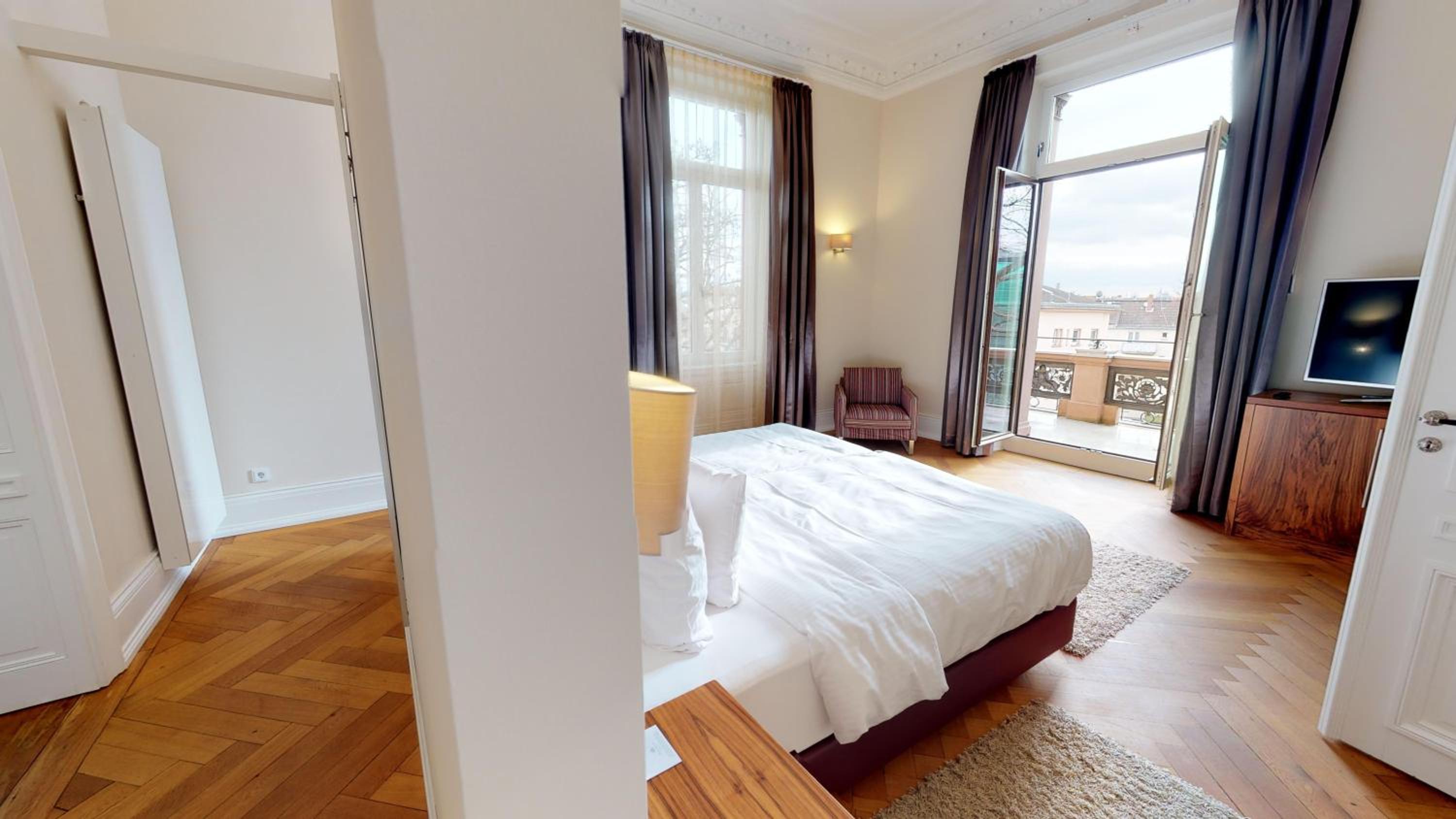 Deluxe Apartment