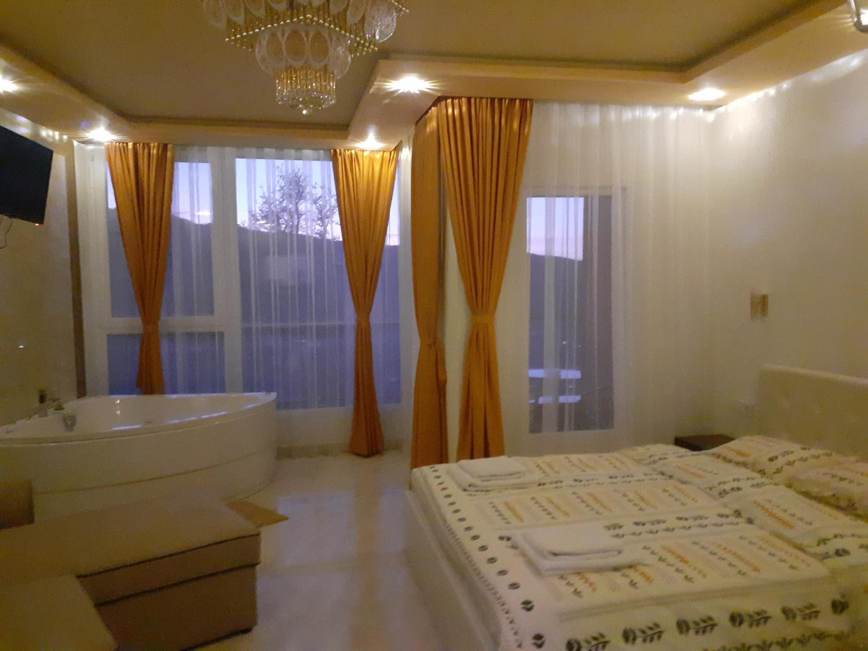 Deluxe Double Room photo 2