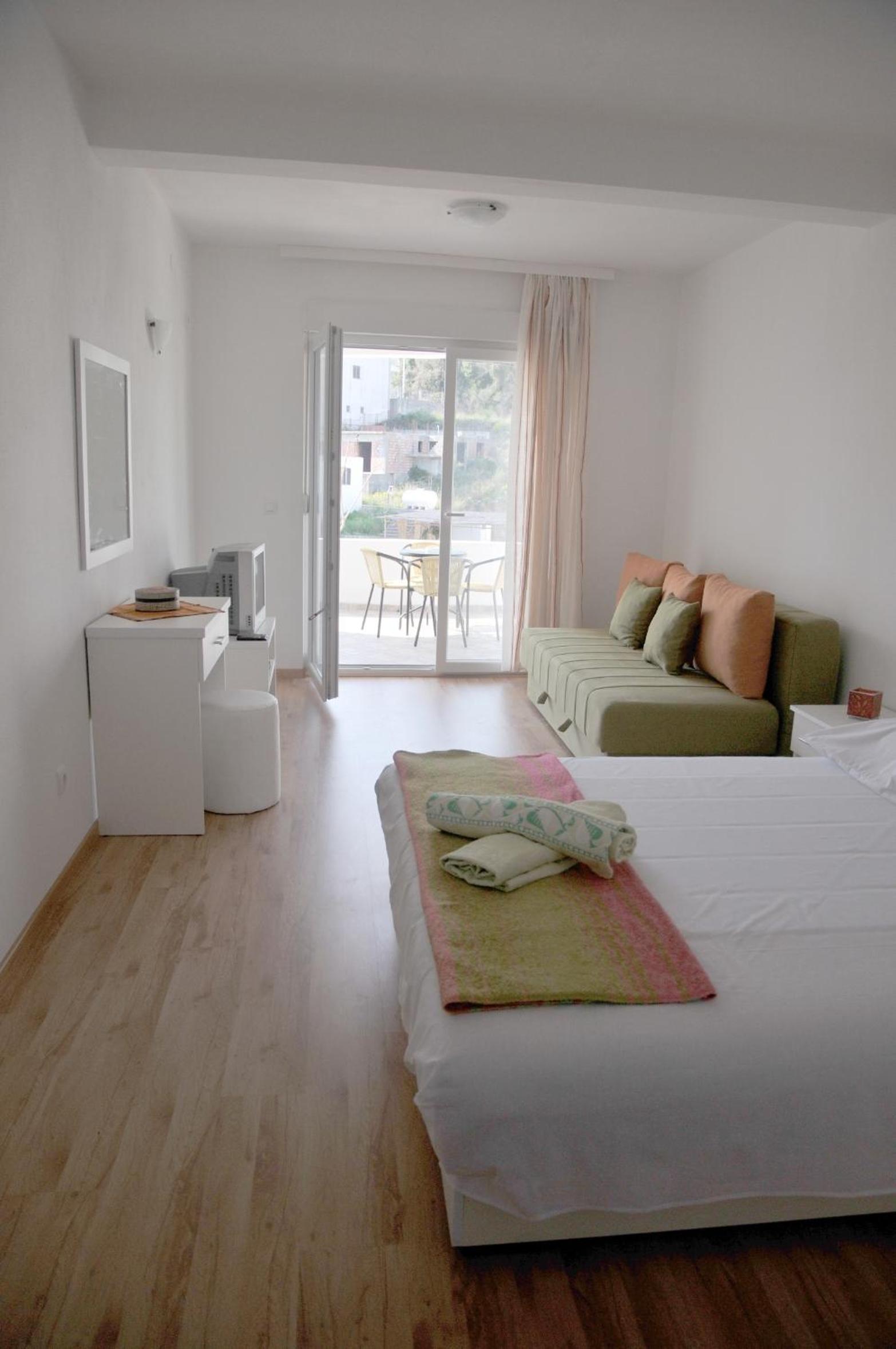 Studio with Terrace and Sea View photo 1