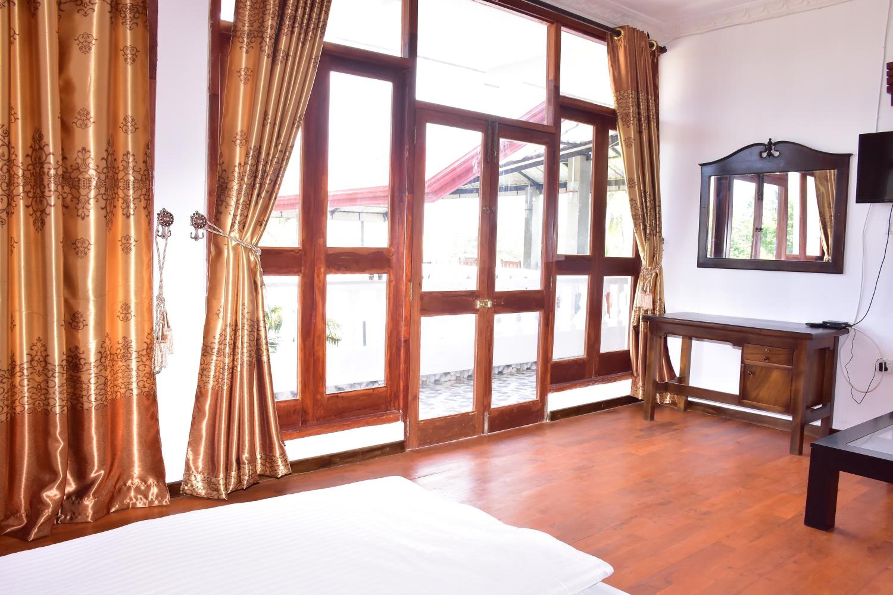 Deluxe Family Suite photo 3