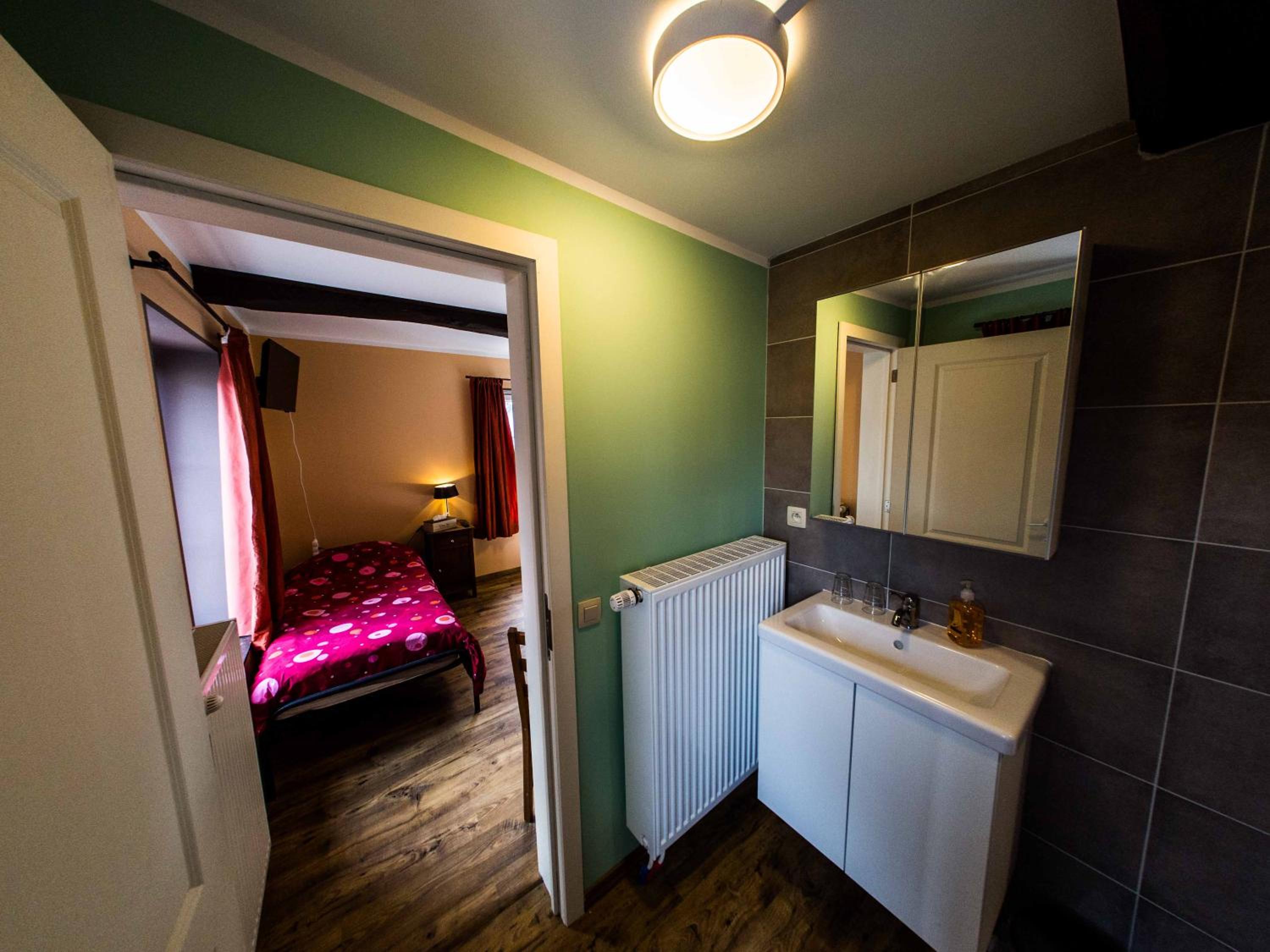Basic Triple Room photo 3