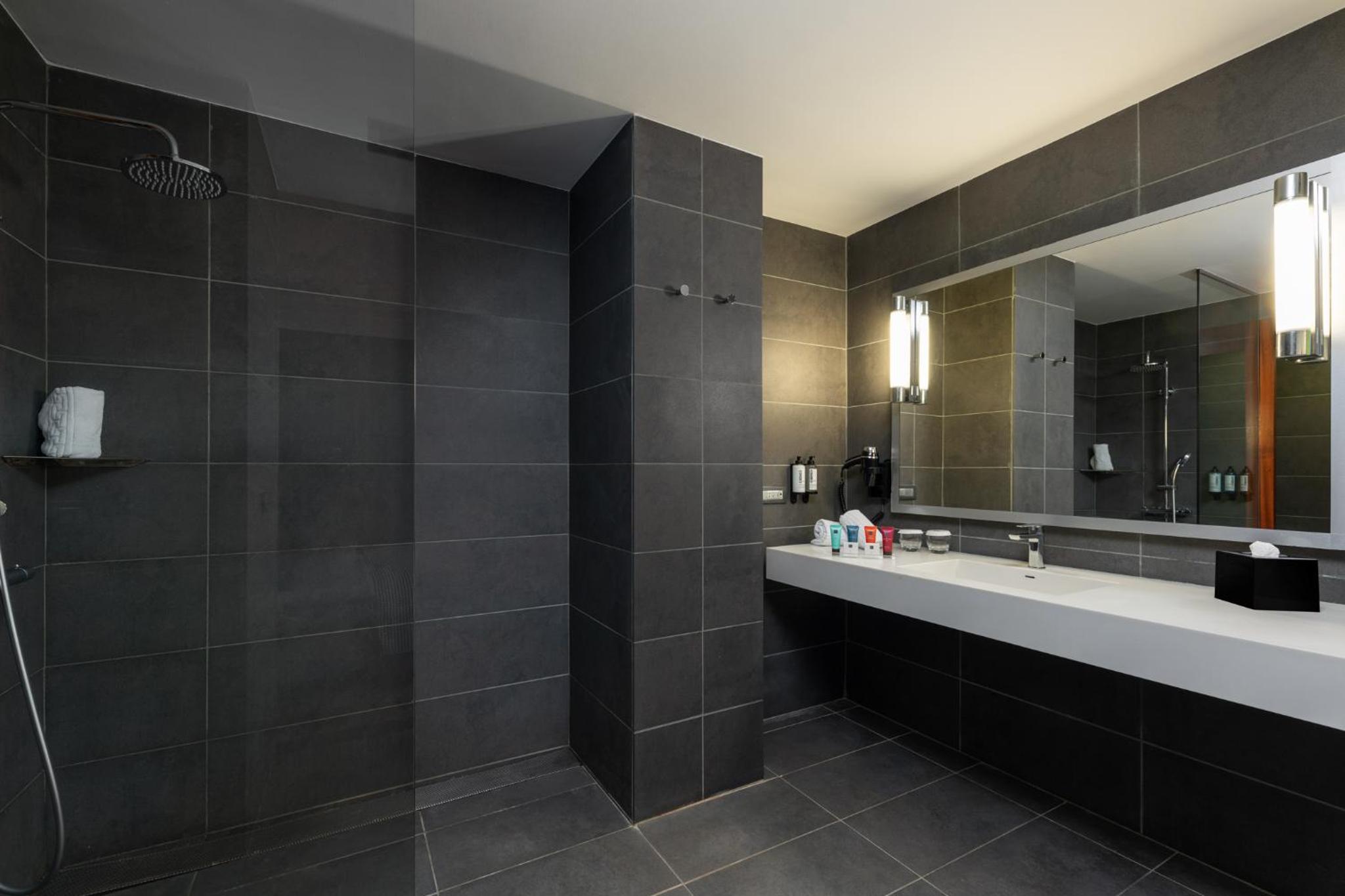 Junior Suite (2 Adults + 1 Child)