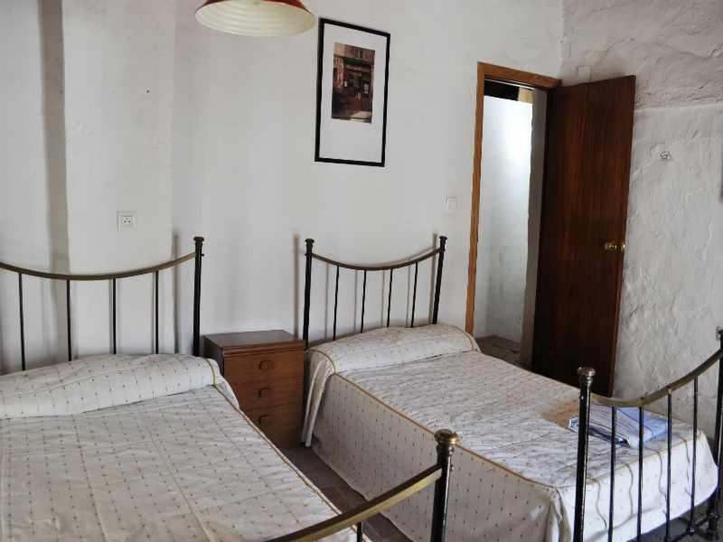 Three-Bedroom House photo 3