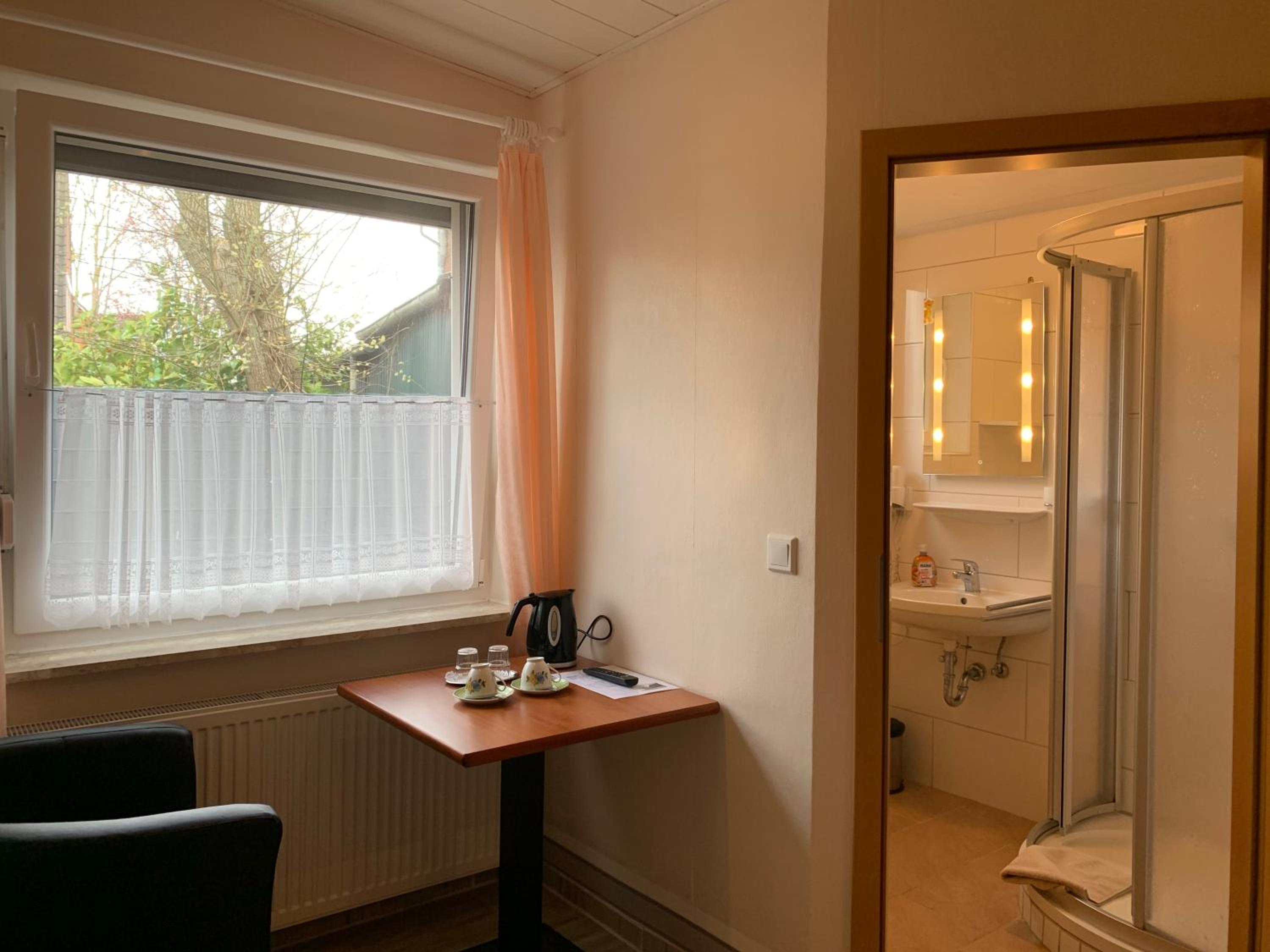 Budget Double Room photo 2