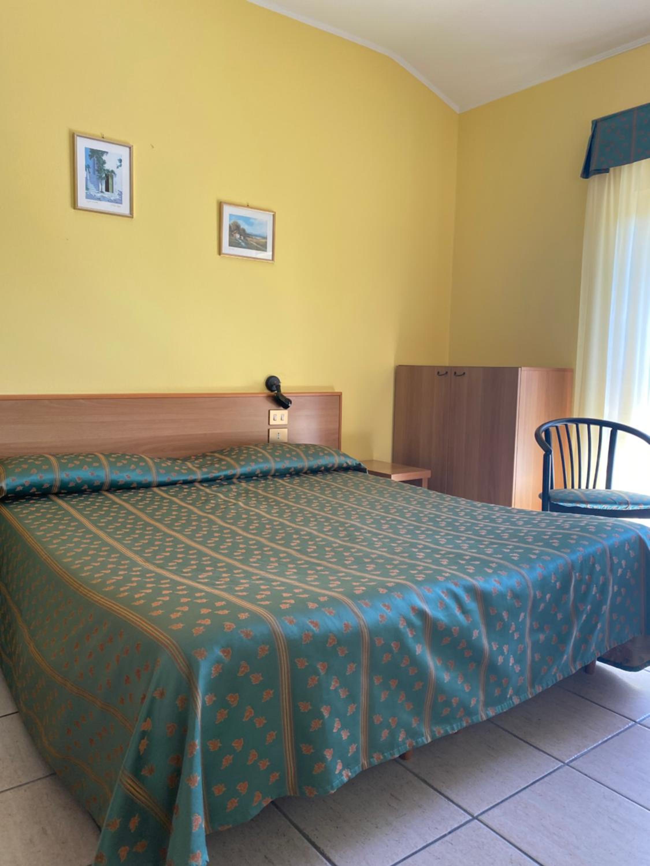 Double or Twin Room - Photo 5