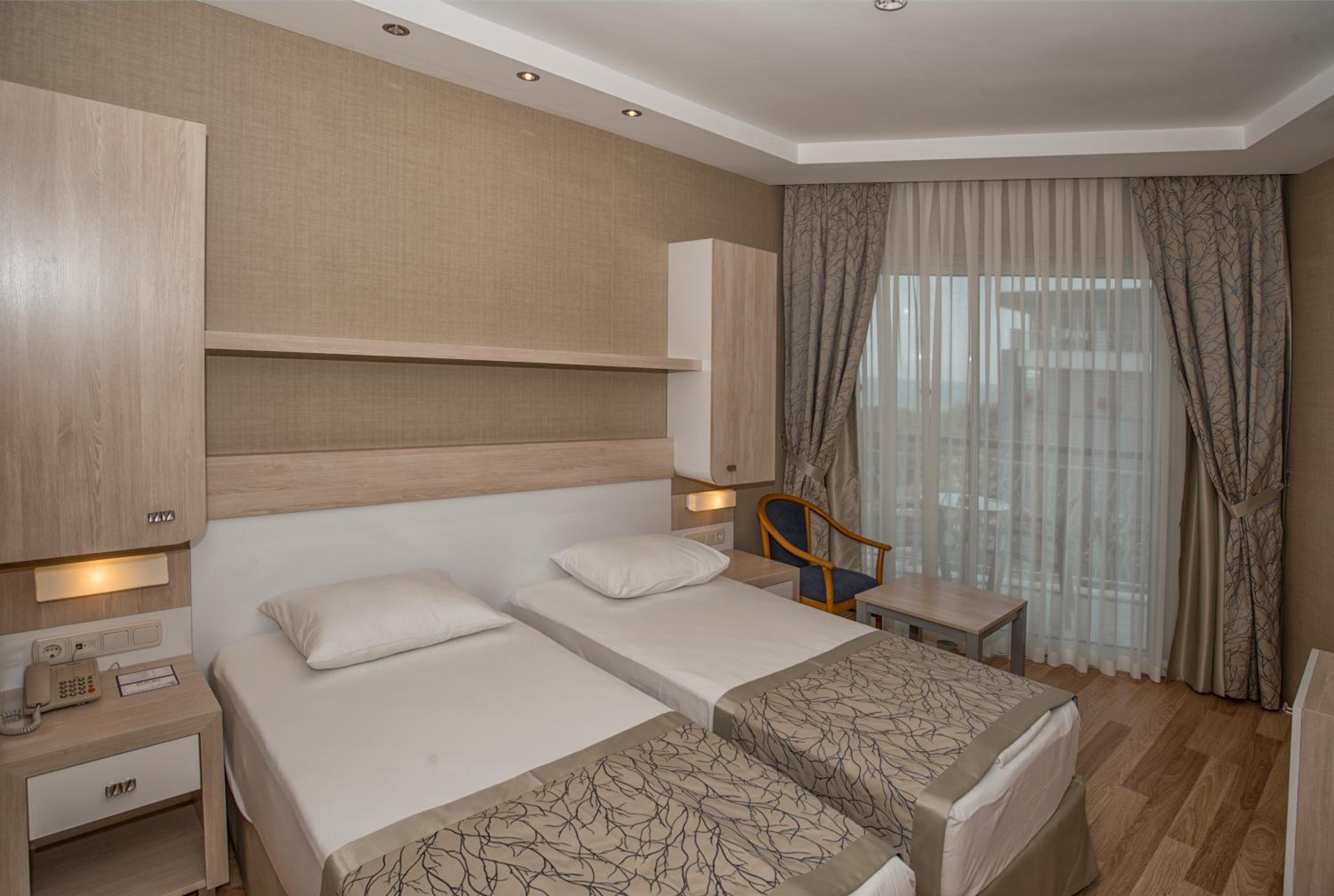 Standard Triple Room - Photo 2