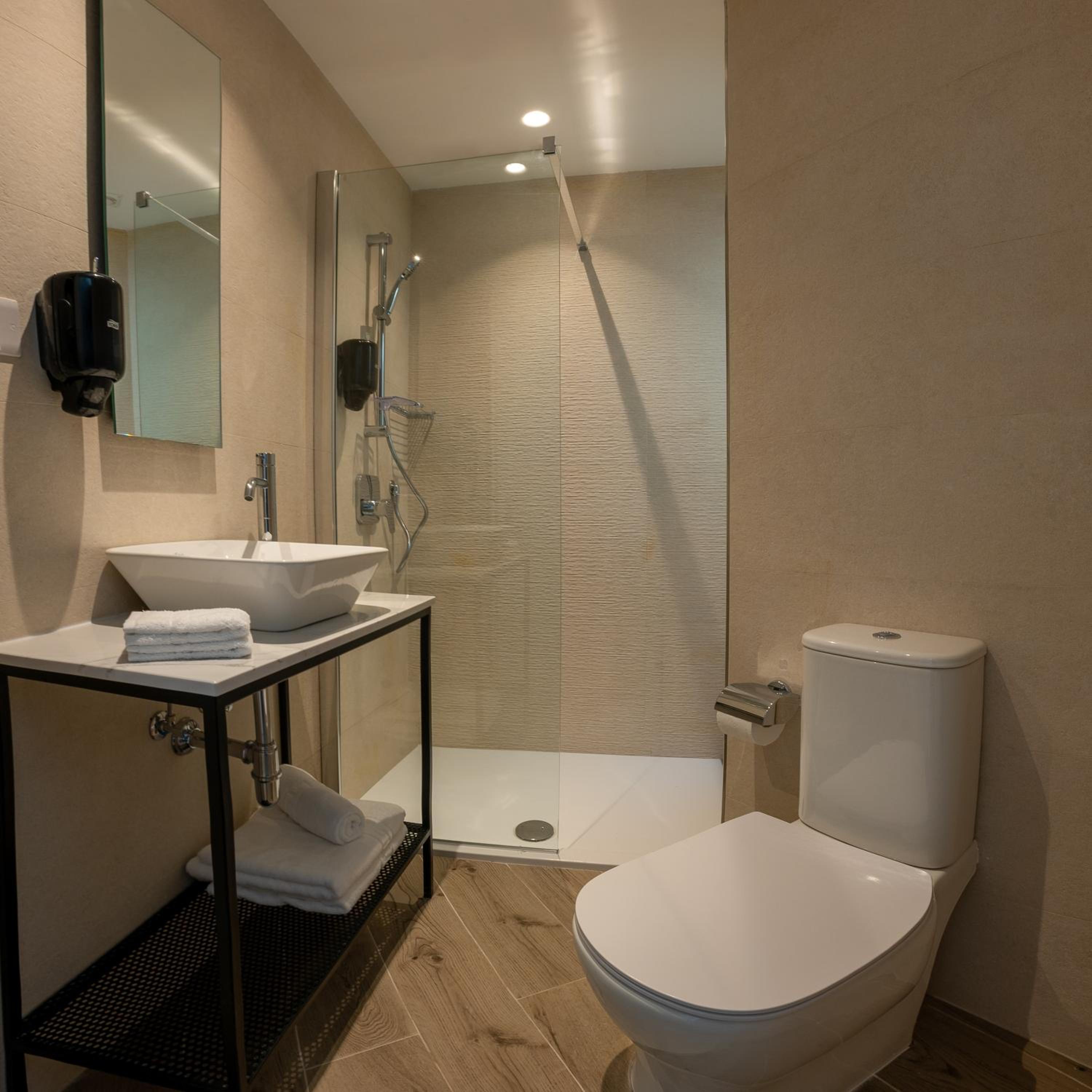 Superior Double or Twin Room - Annex - Photo 5