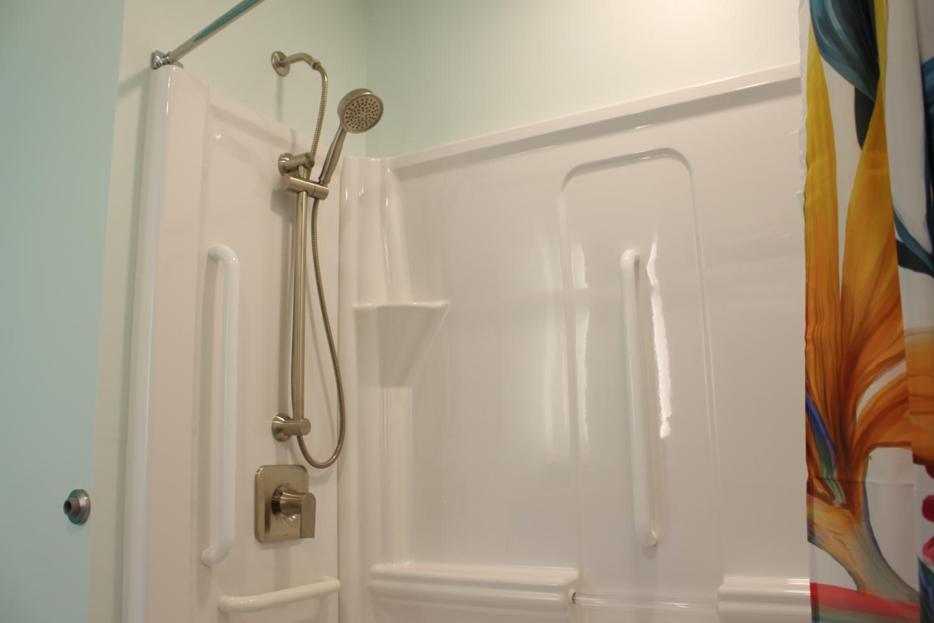 King Room - Disability Access - Photo 8