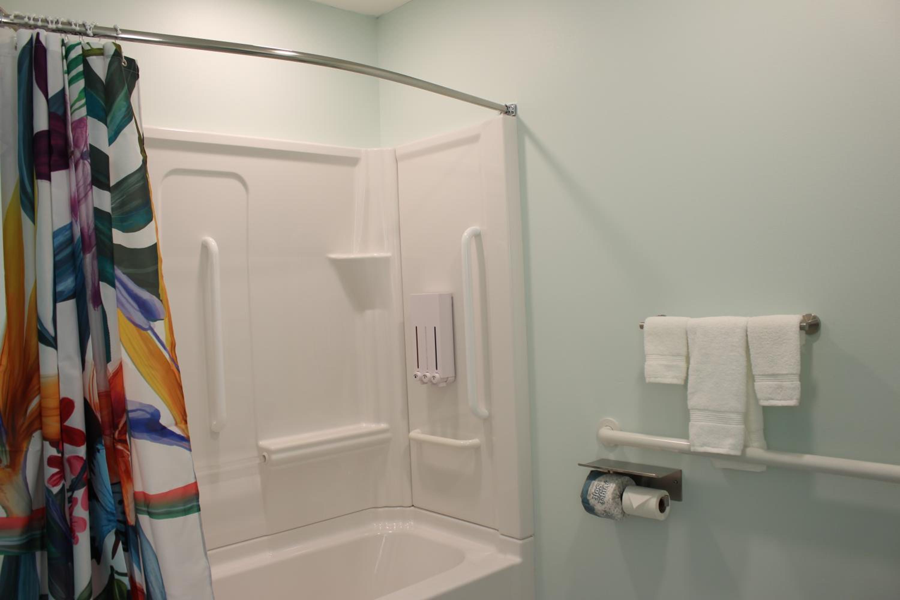 King Room - Disability Access - Photo 7
