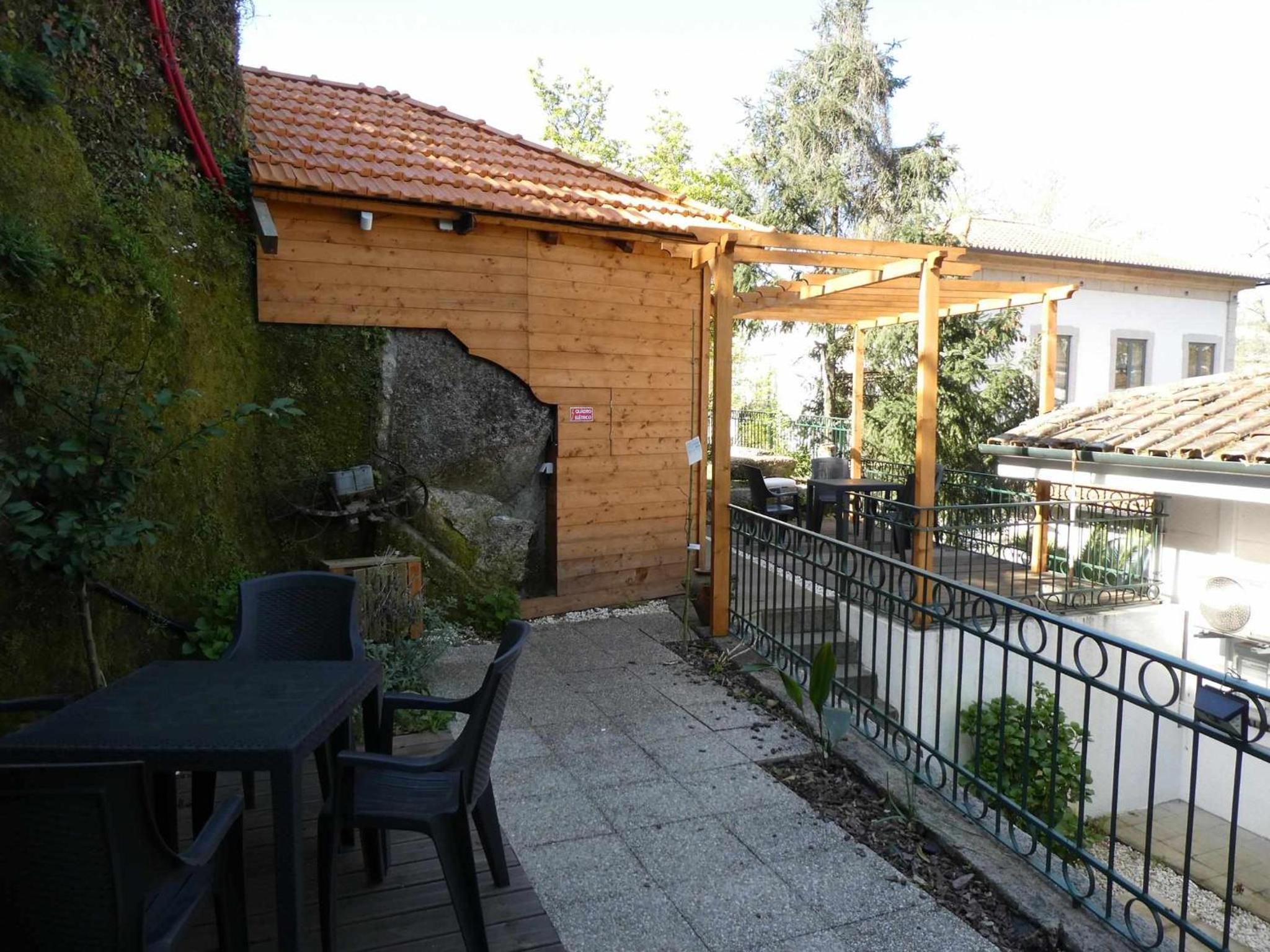 Bungalow with Garden View - Photo 6