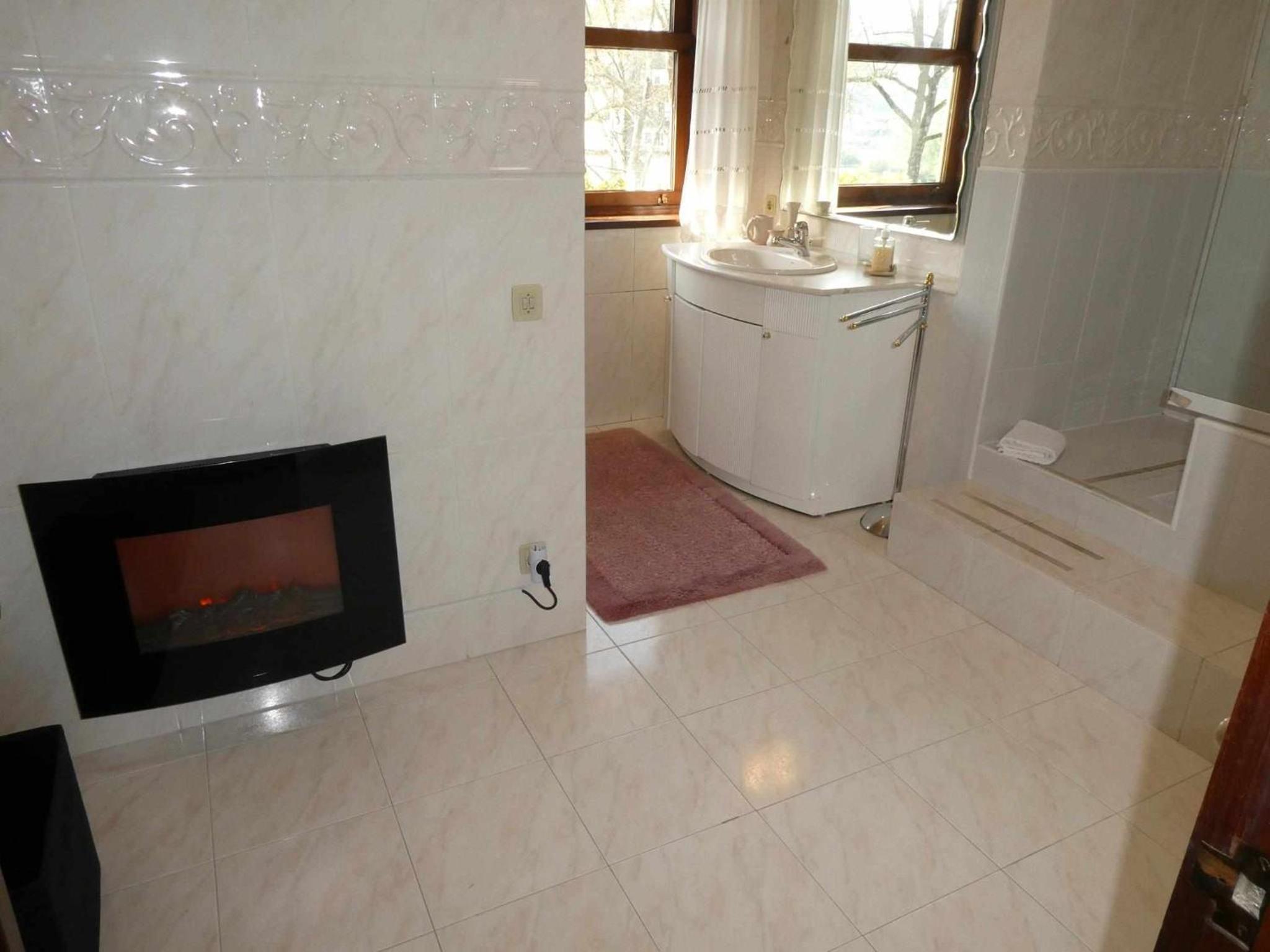 Triple Room with View - Photo 17
