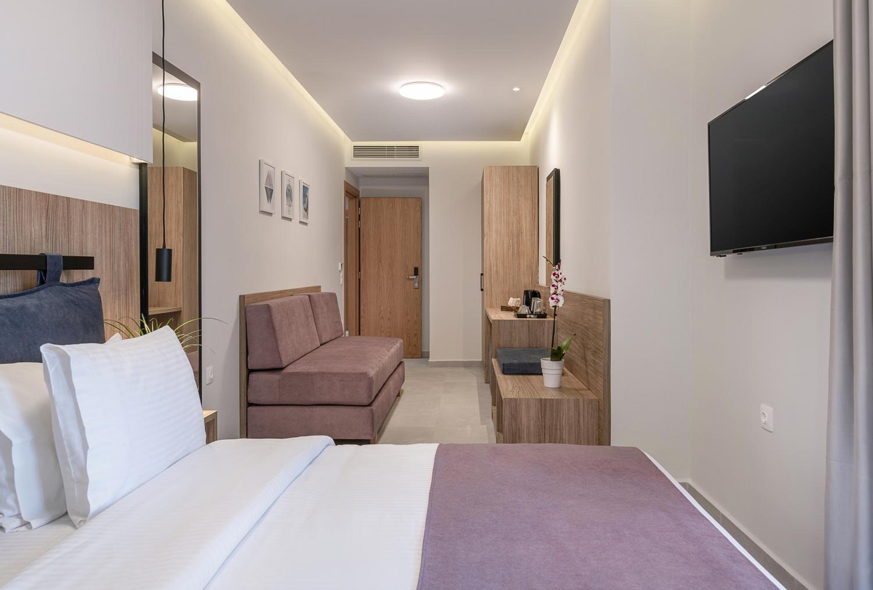 Junior Suite with Terrace - Photo 3