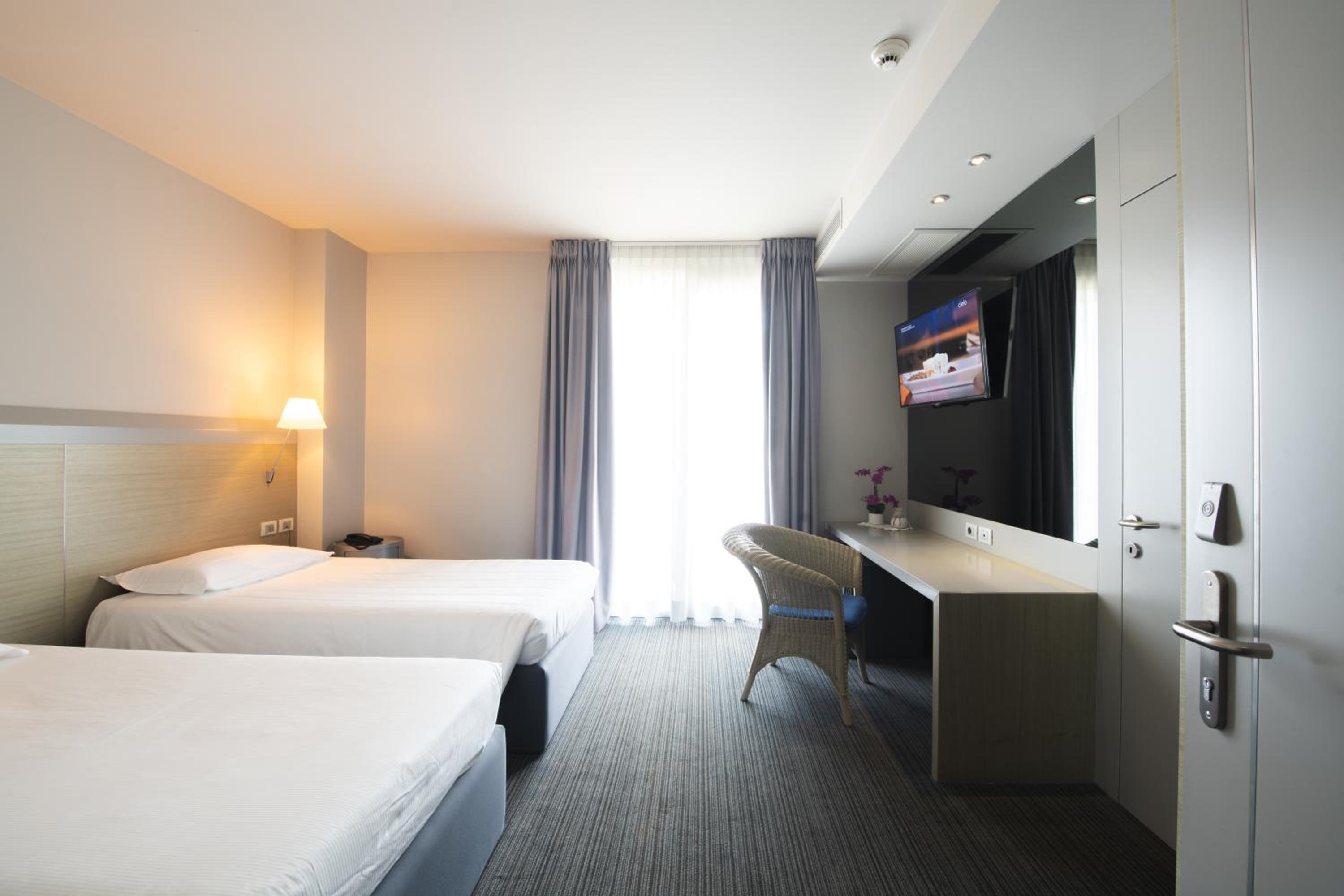 Deluxe Double or Twin Room - Photo 4