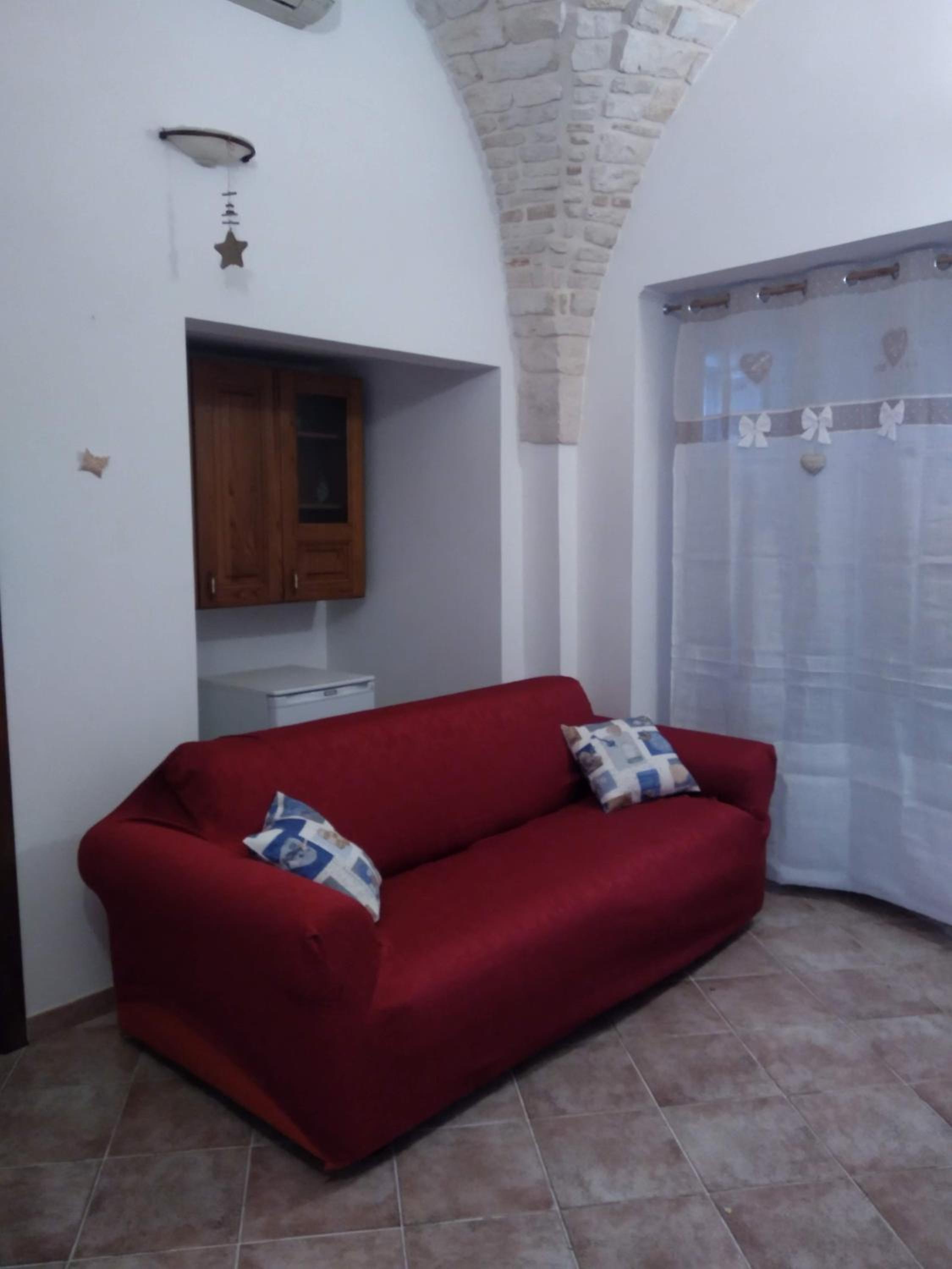 One-Bedroom Apartment - Photo 7
