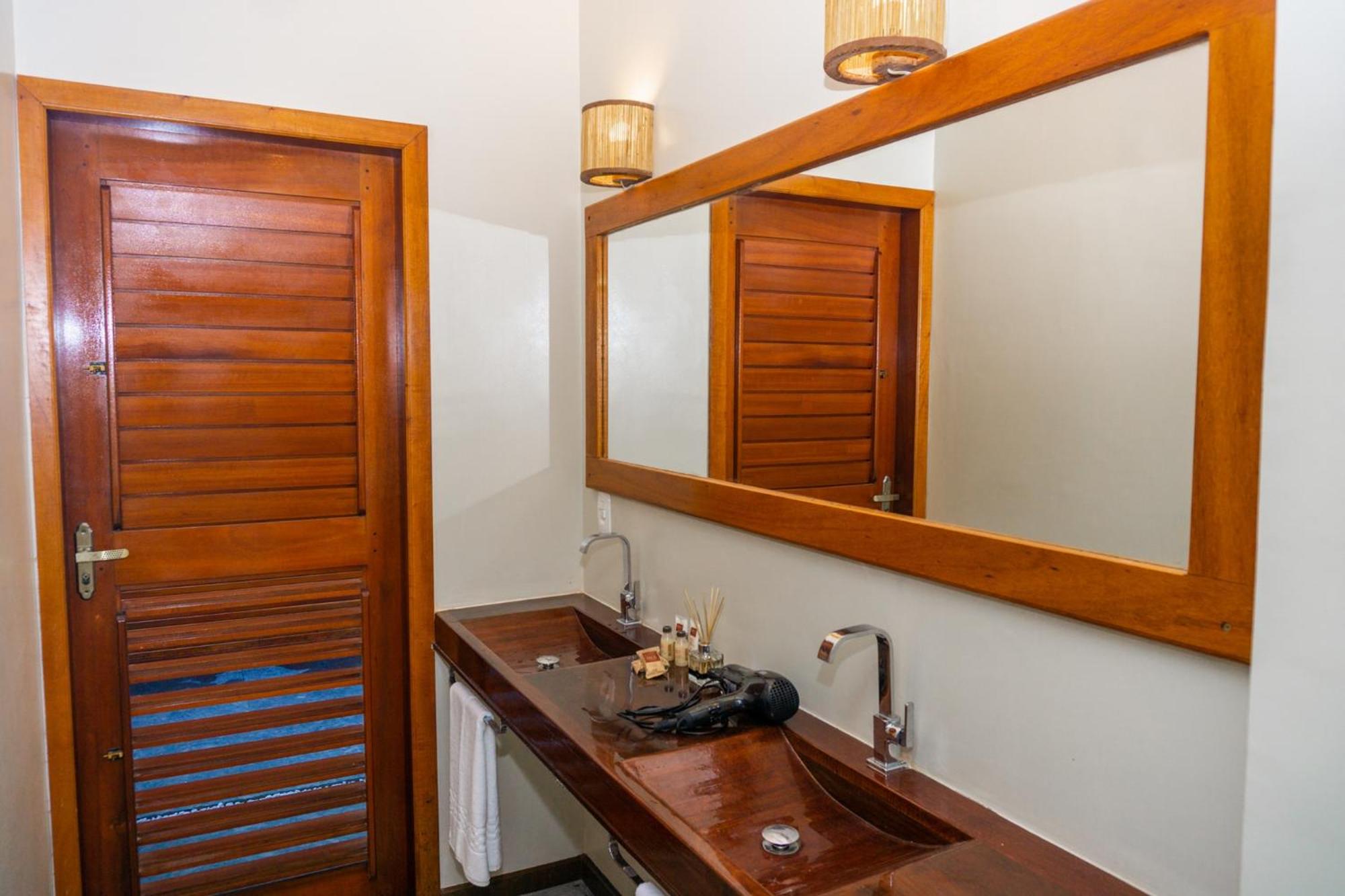 Suite with Spa Bath - Photo 13