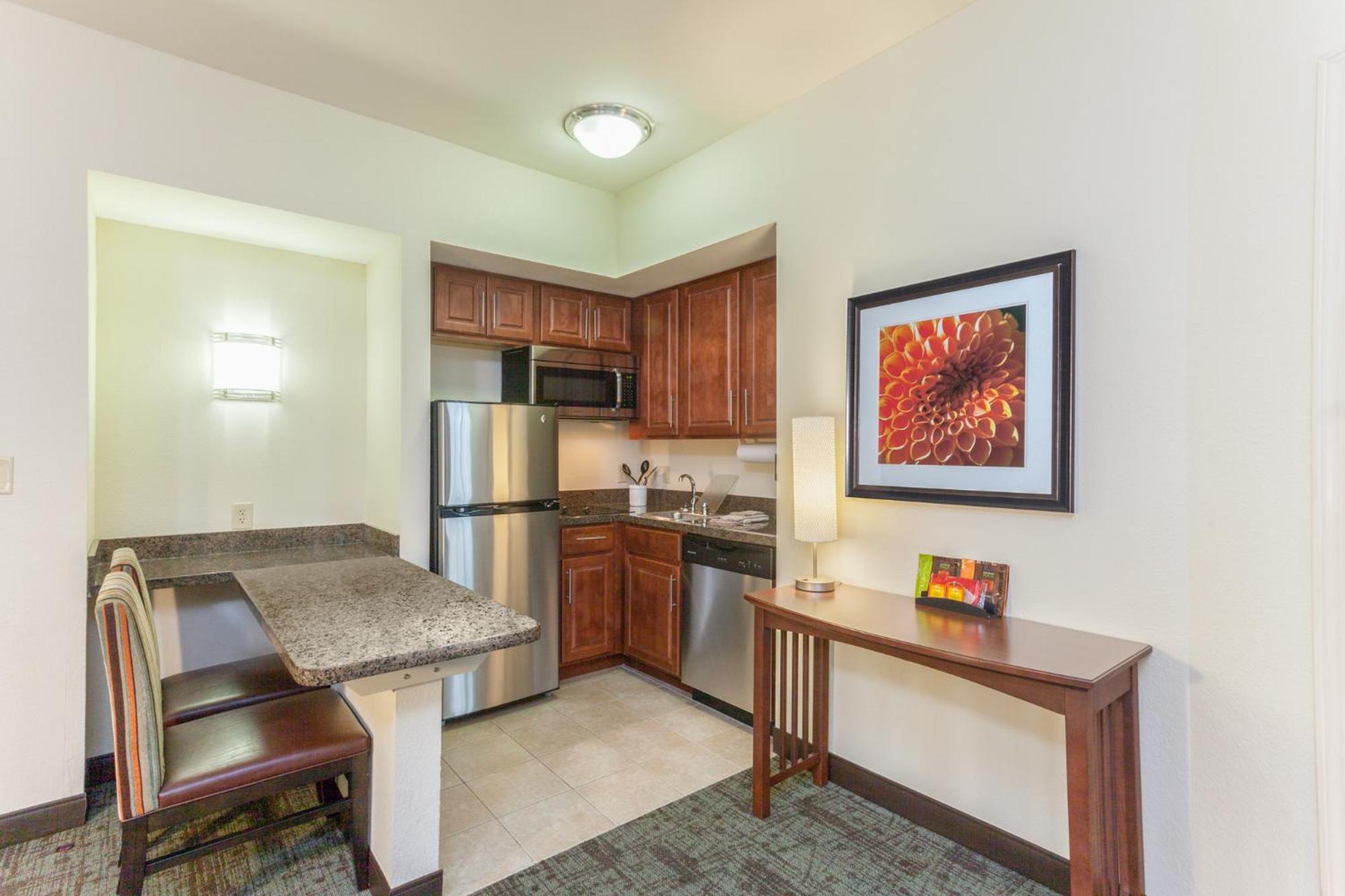 Queen Studio Suite - Mobility/Communications Accessible - Photo 1