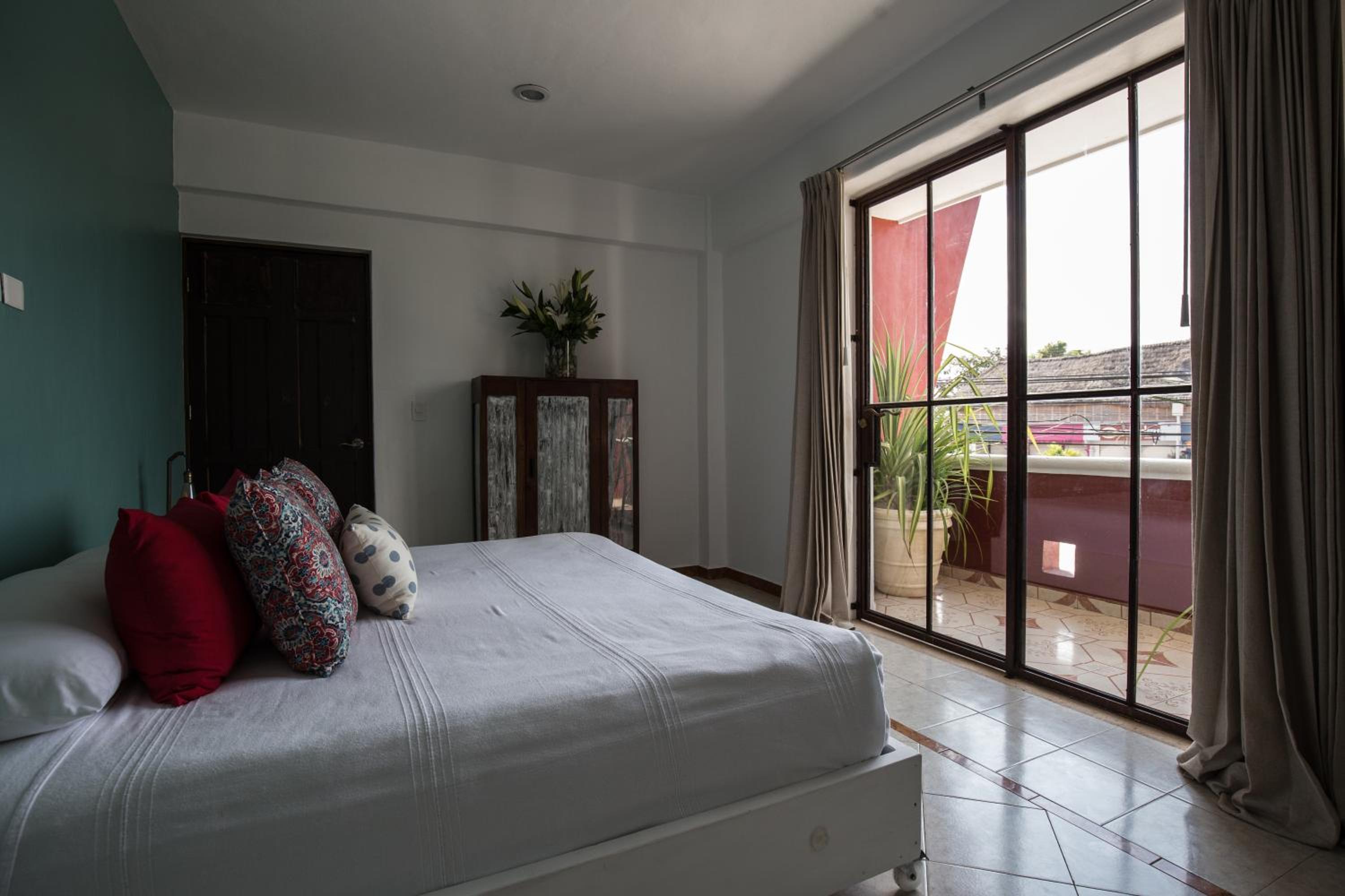 Deluxe King Room photo 1