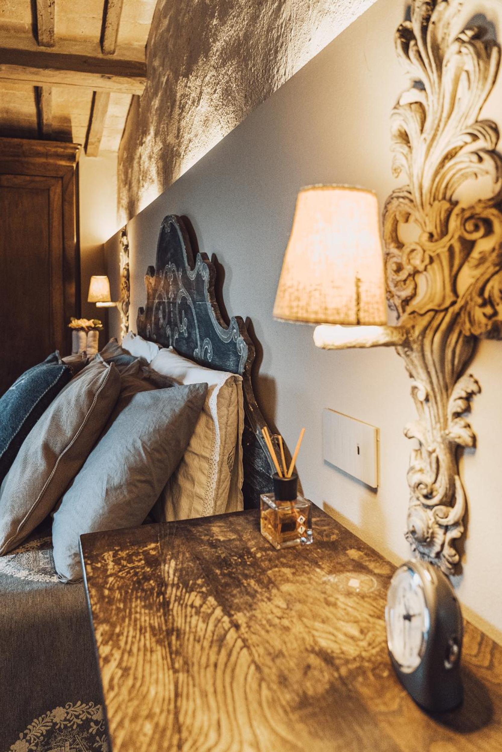 Deluxe King Room photo 2