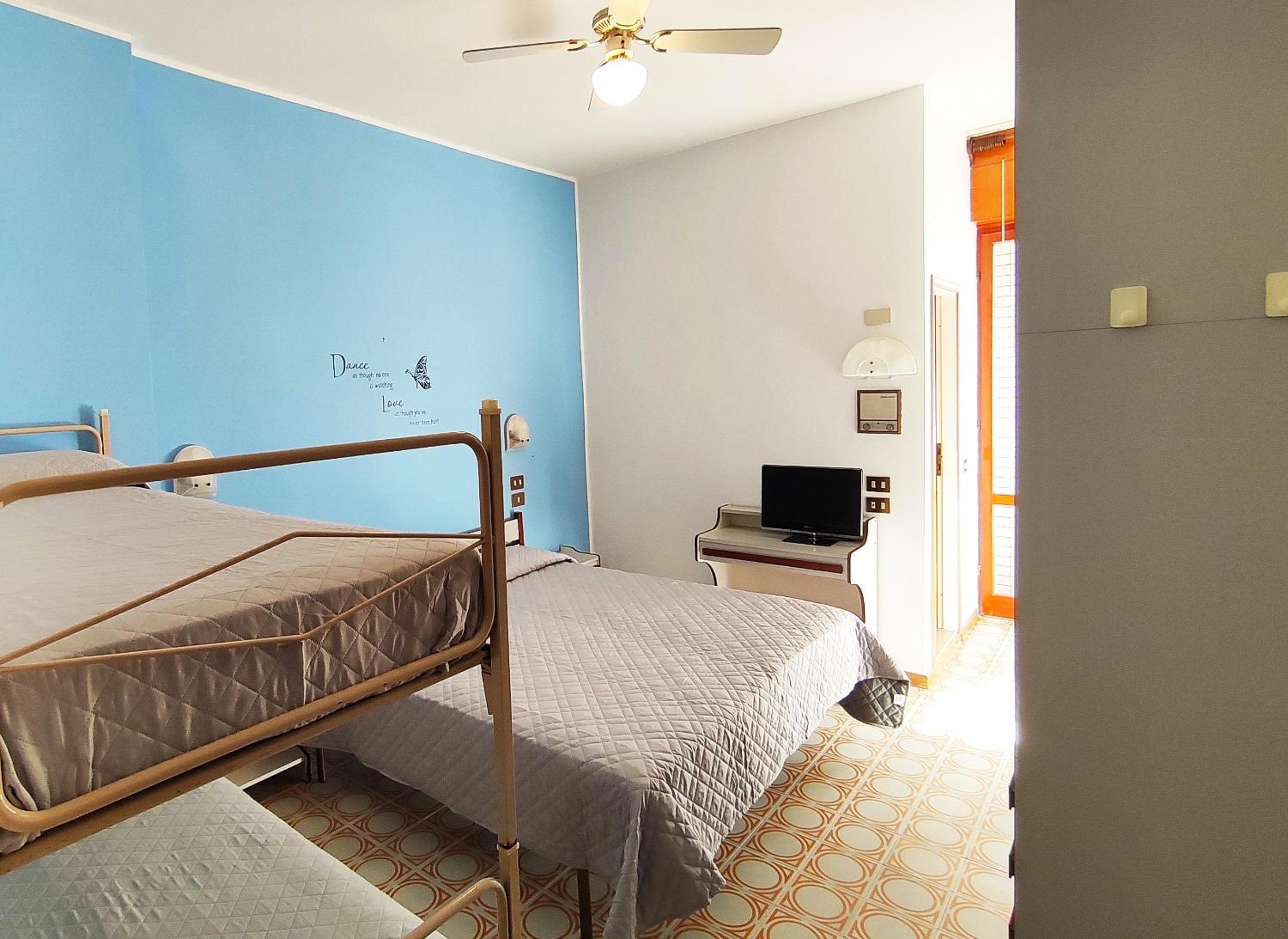 Standard Quadruple Room photo 2