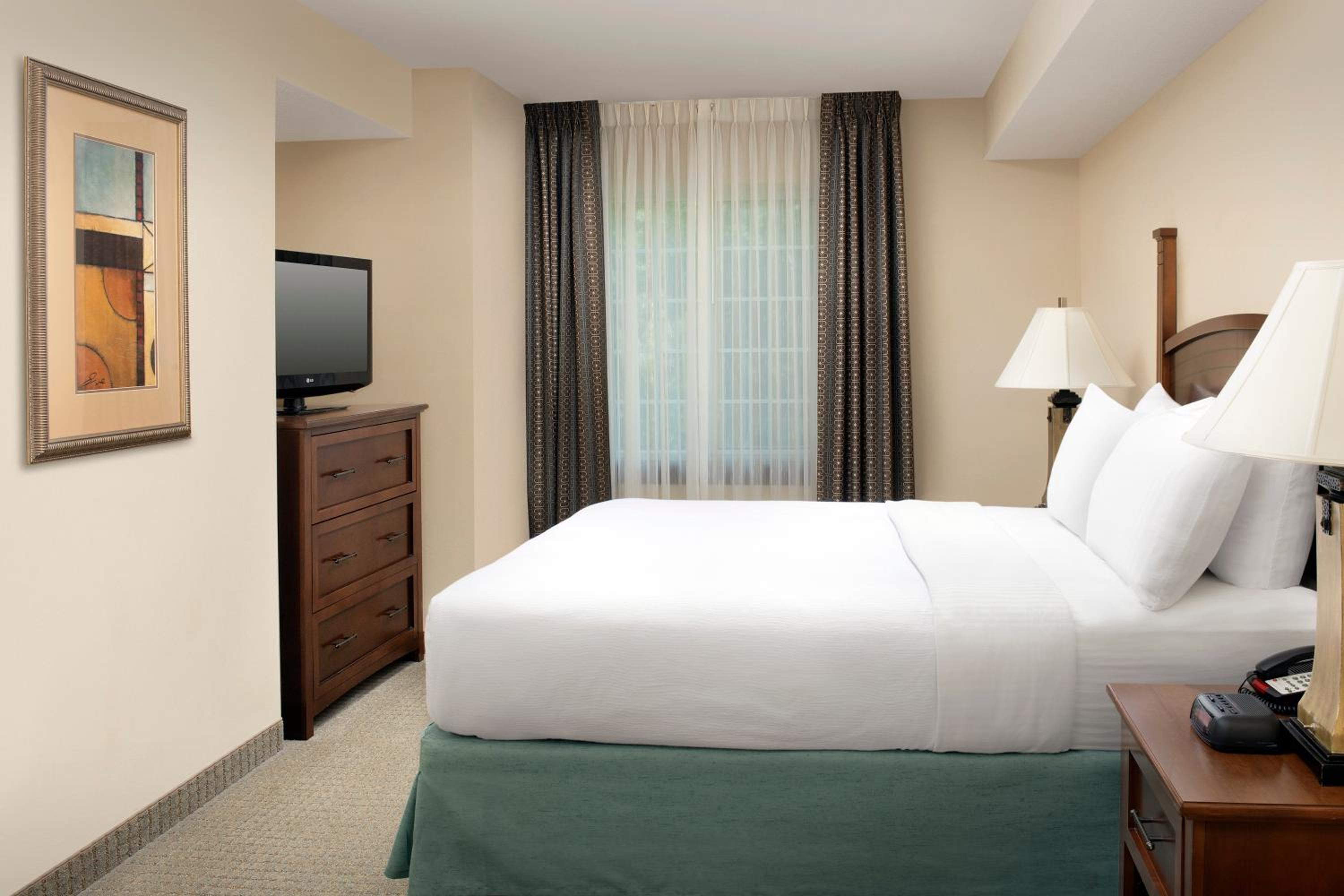 One-Bedroom King Suite with Kitchen - Photo 1